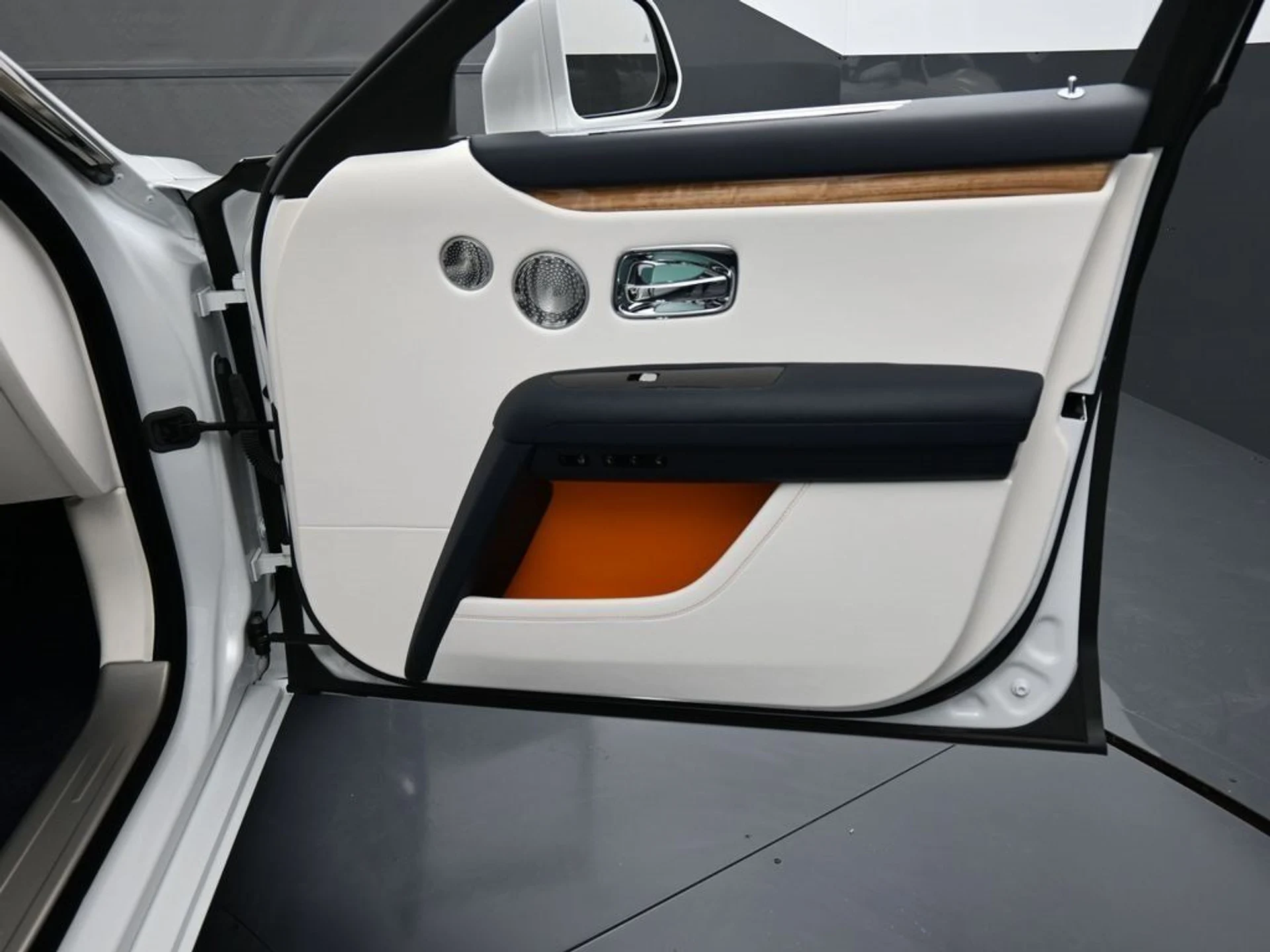 mph030_146168990_7a02e21e8c8d2daec1c0704c1d9b5ad4_cfaa906037