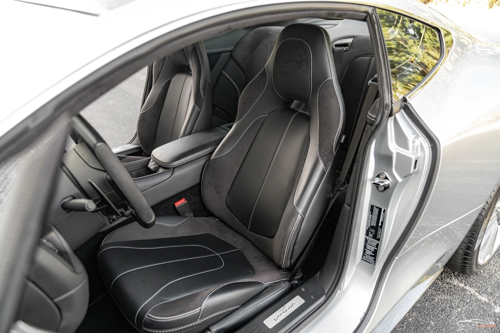 mph030_1463642257_Used_2014_Aston_Martin_Vanquish_Iconic_Skyfall_Silver_w_One77_Steering_Wheel_Carbon_Roof_1721934406_fb1cc1b88b
