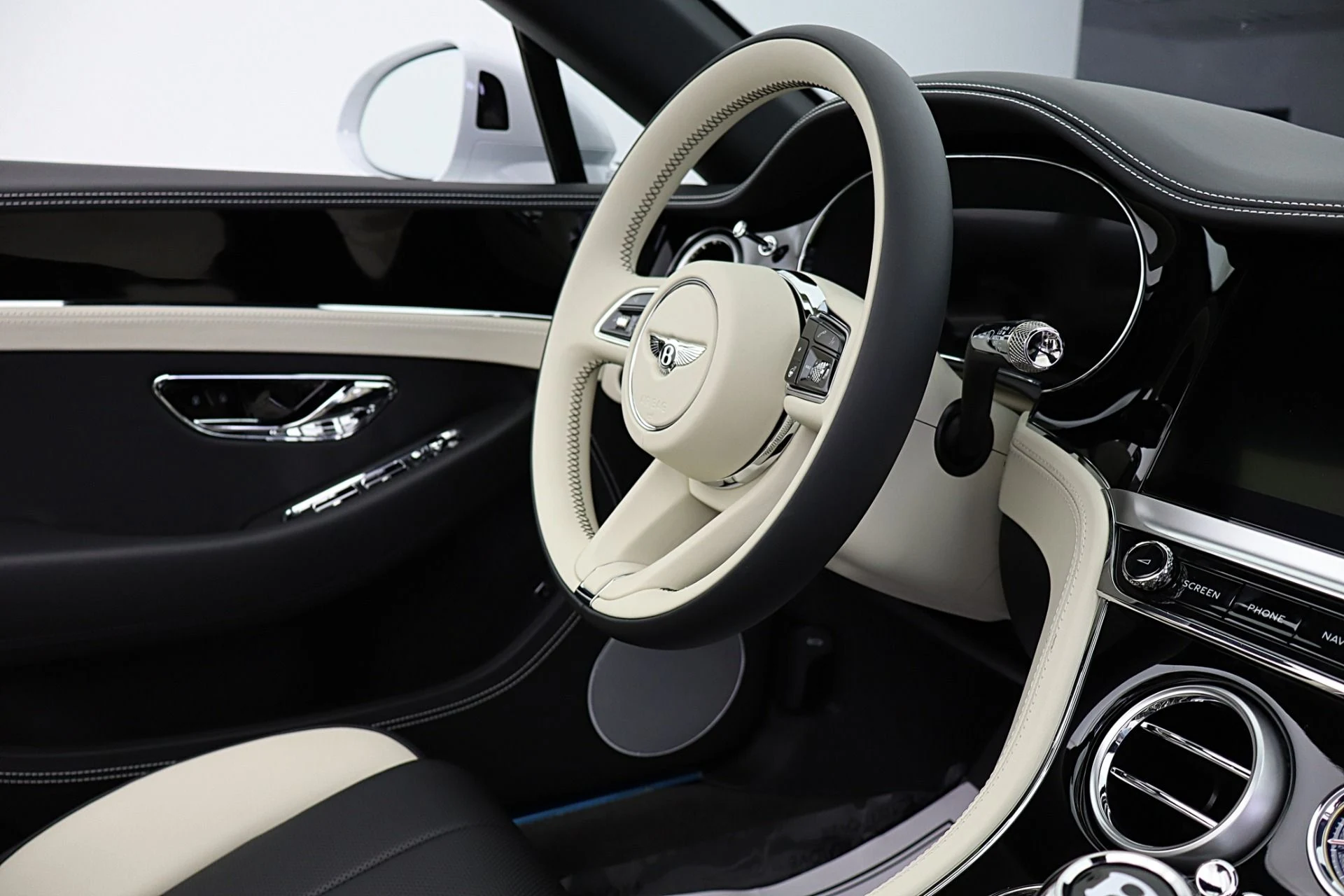 mph030_1464776864_New_2026_Bentley_Continental_GTC_S_a2477b3f55