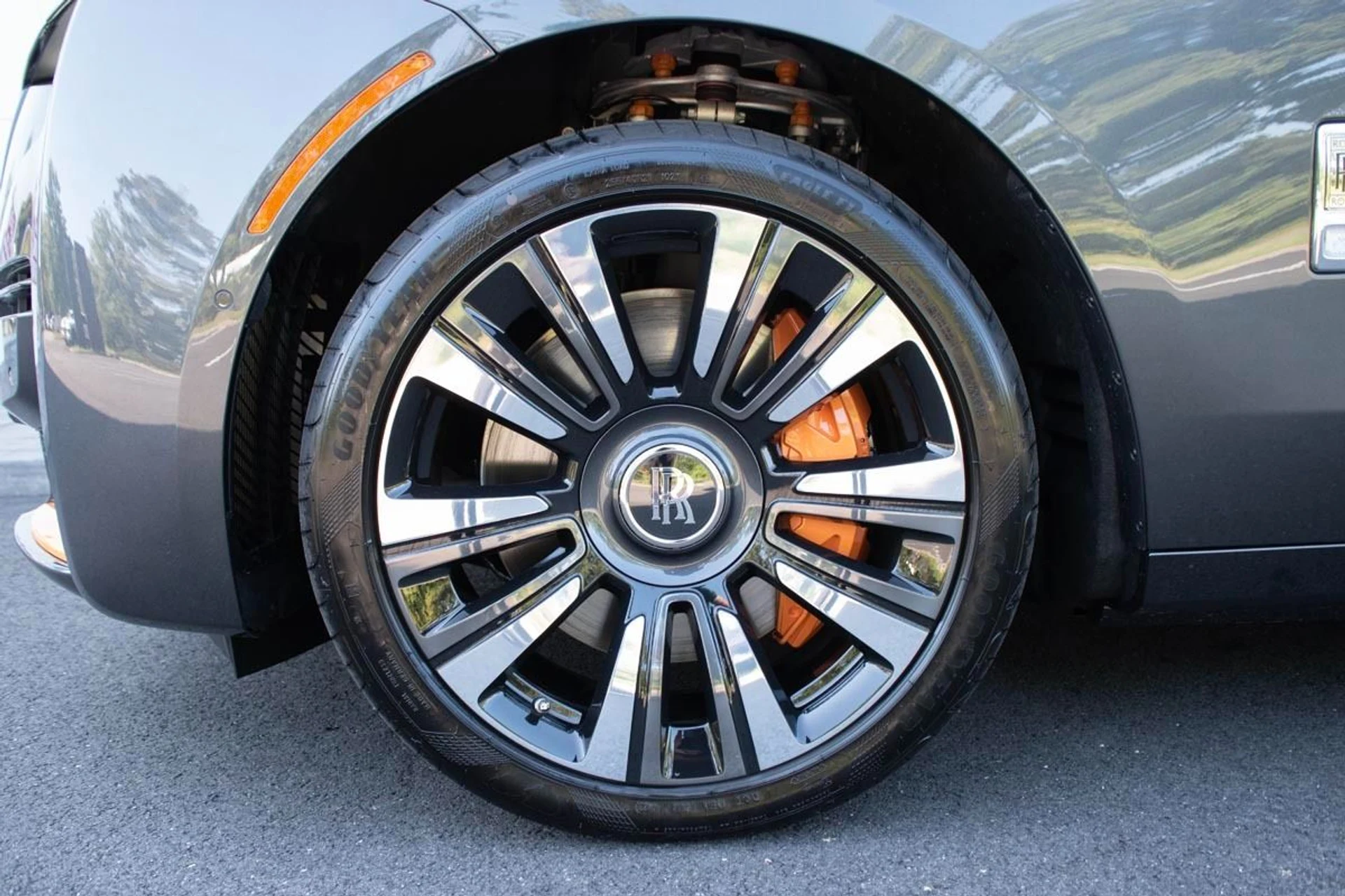 mph030_1465954346_Used_2024_Rolls_Royce_Ghost_1733915394_f389b172dc