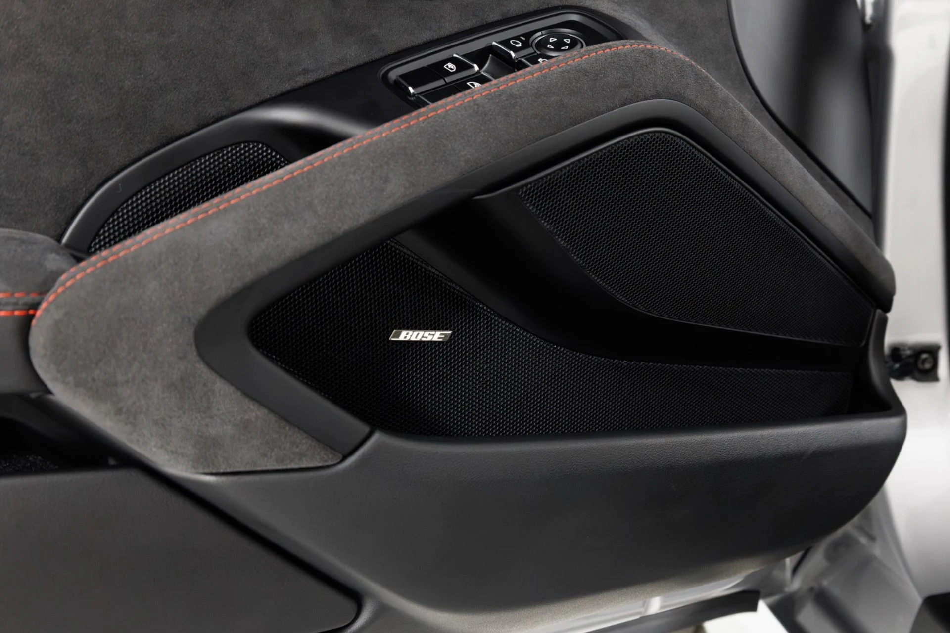 mph030_1468019170_Used_2018_Porsche_911_GT_2_RS_1791916169_01b3acfb2c