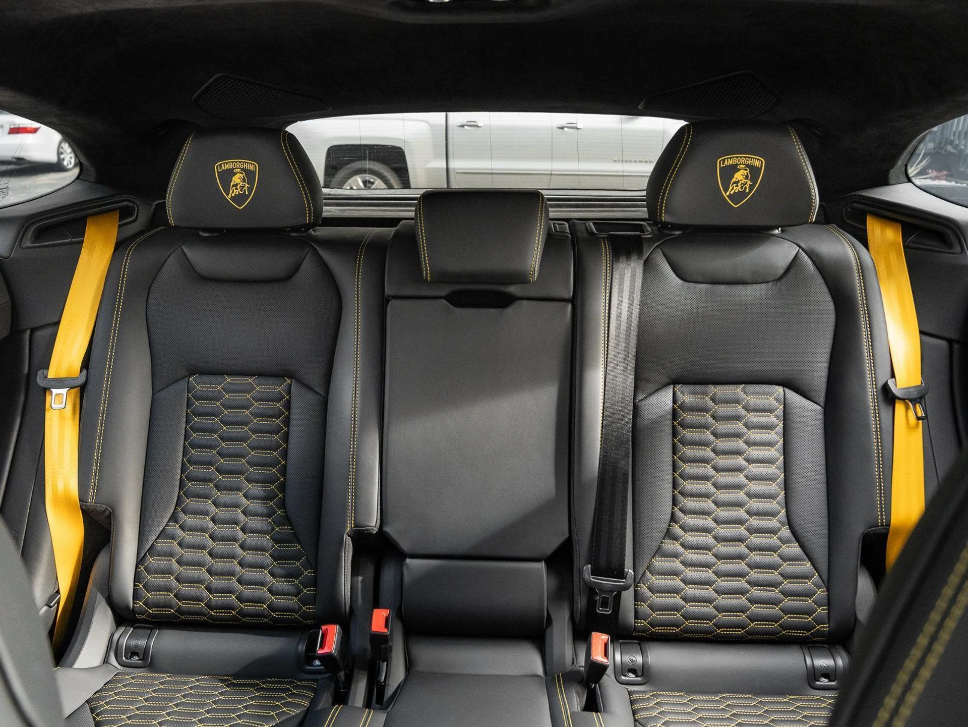 mph030_147119699_Used_2022_Lamborghini_Urus_AWD_1777086178_eca98dffba