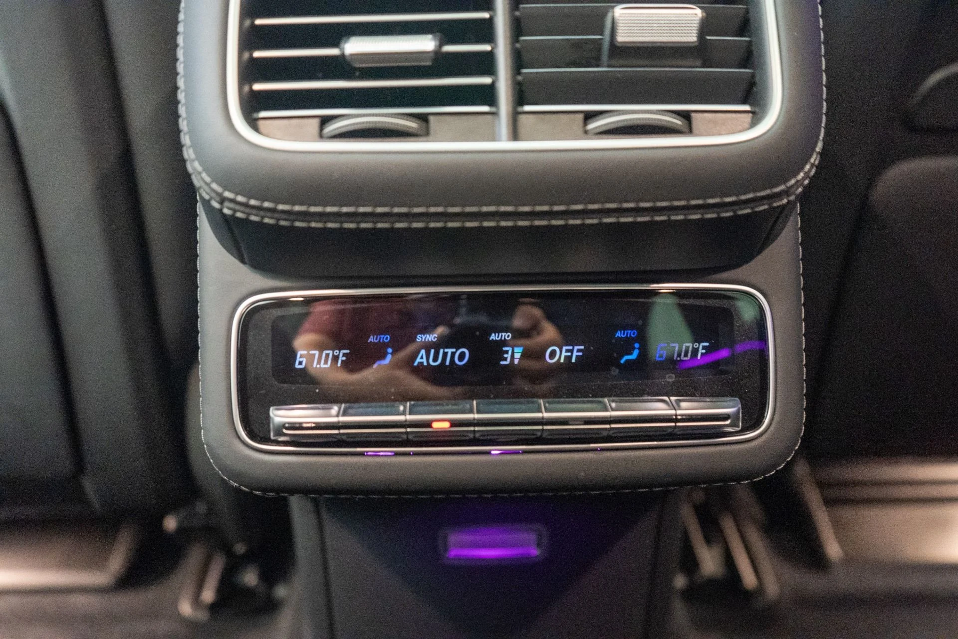 mph030_1476486901_Used_2023_Mercedes_Benz_Maybach_GLS_600_4_MATIC_Factory_Two_Tone_paint_Diamond_Turned_Wheels_Loaded_1757365639_dd963952b7