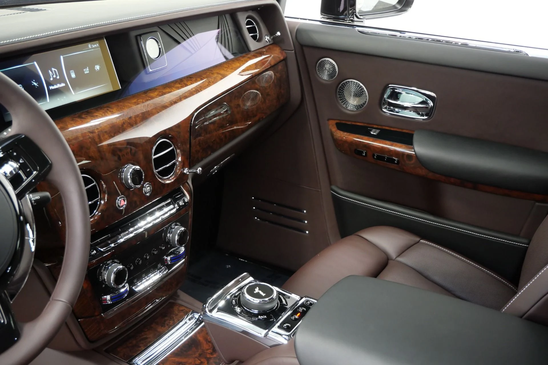 mph030_1477237821_Used_2019_Rolls_Royce_Phantom_The_Phantom_Package_Very_Low_Miles_Bespoke_Audio_1791821565_ceaab6911e