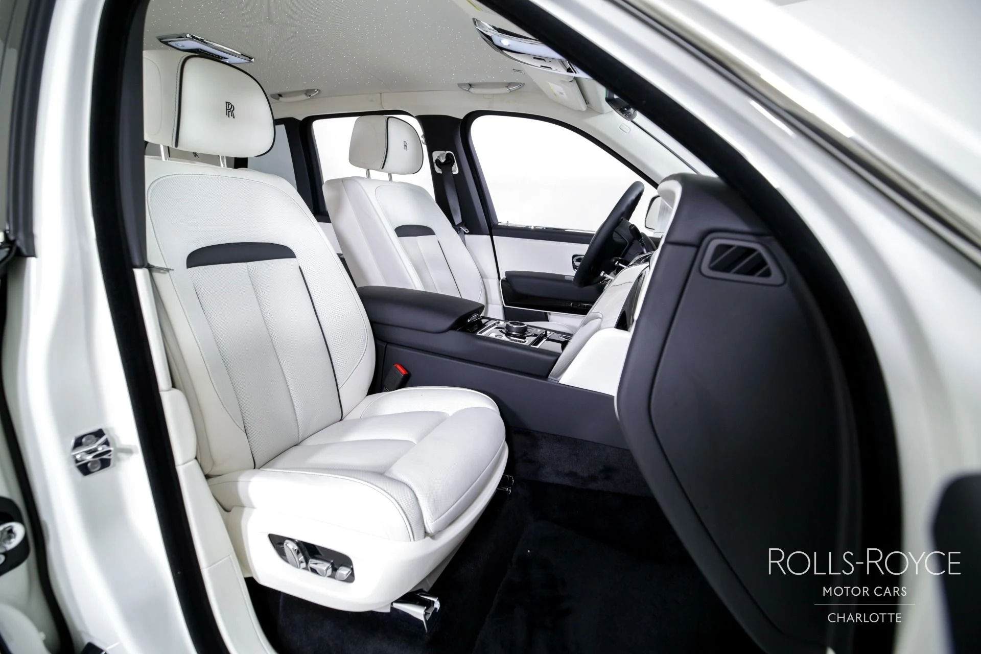 mph030_1483951768_Used_2025_Rolls_Royce_Cullinan_1745264127_35304139da