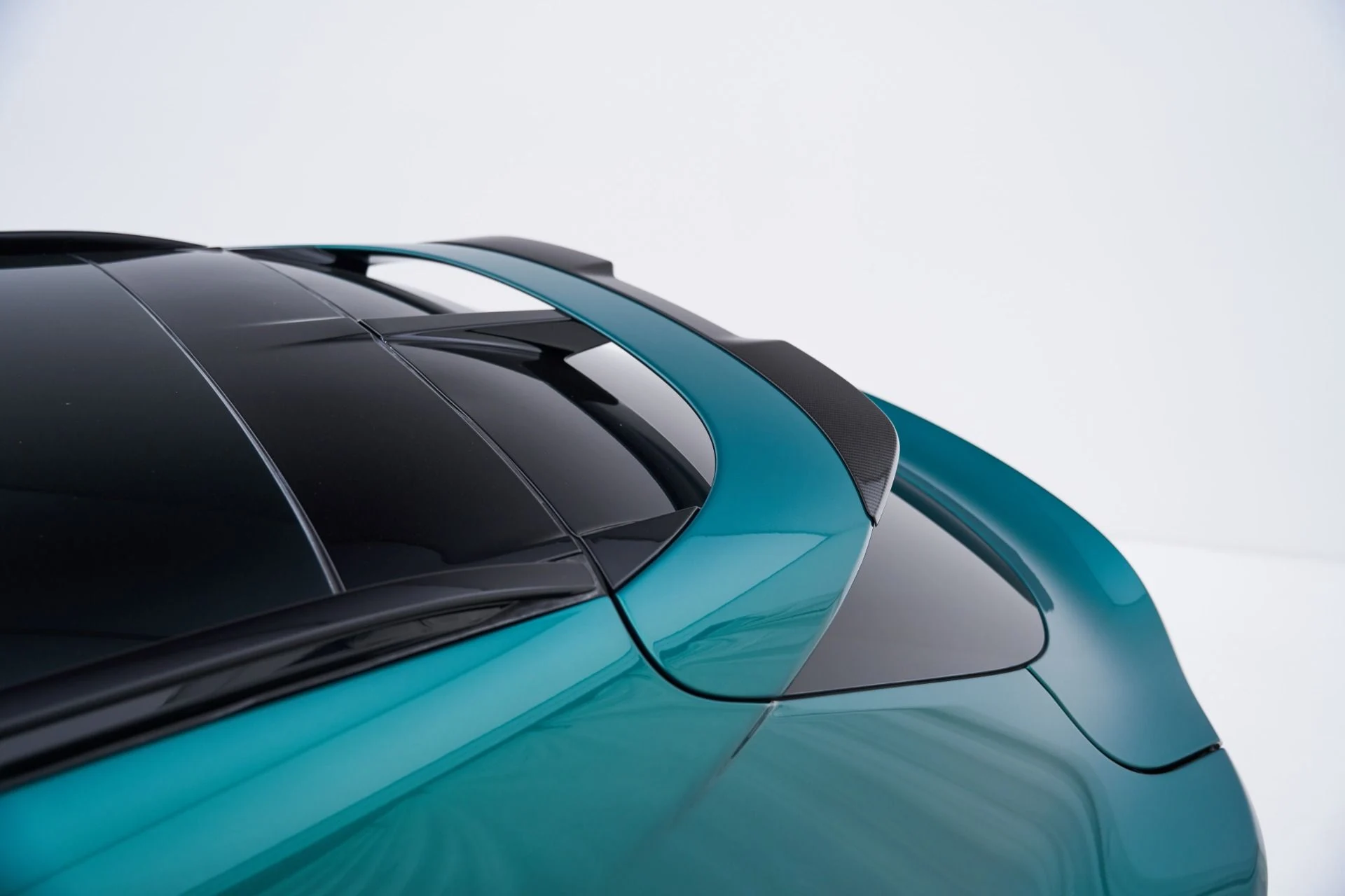 mph030_1486915261_Used_2024_Aston_Martin_DBX_707_1793218303_ab623be507