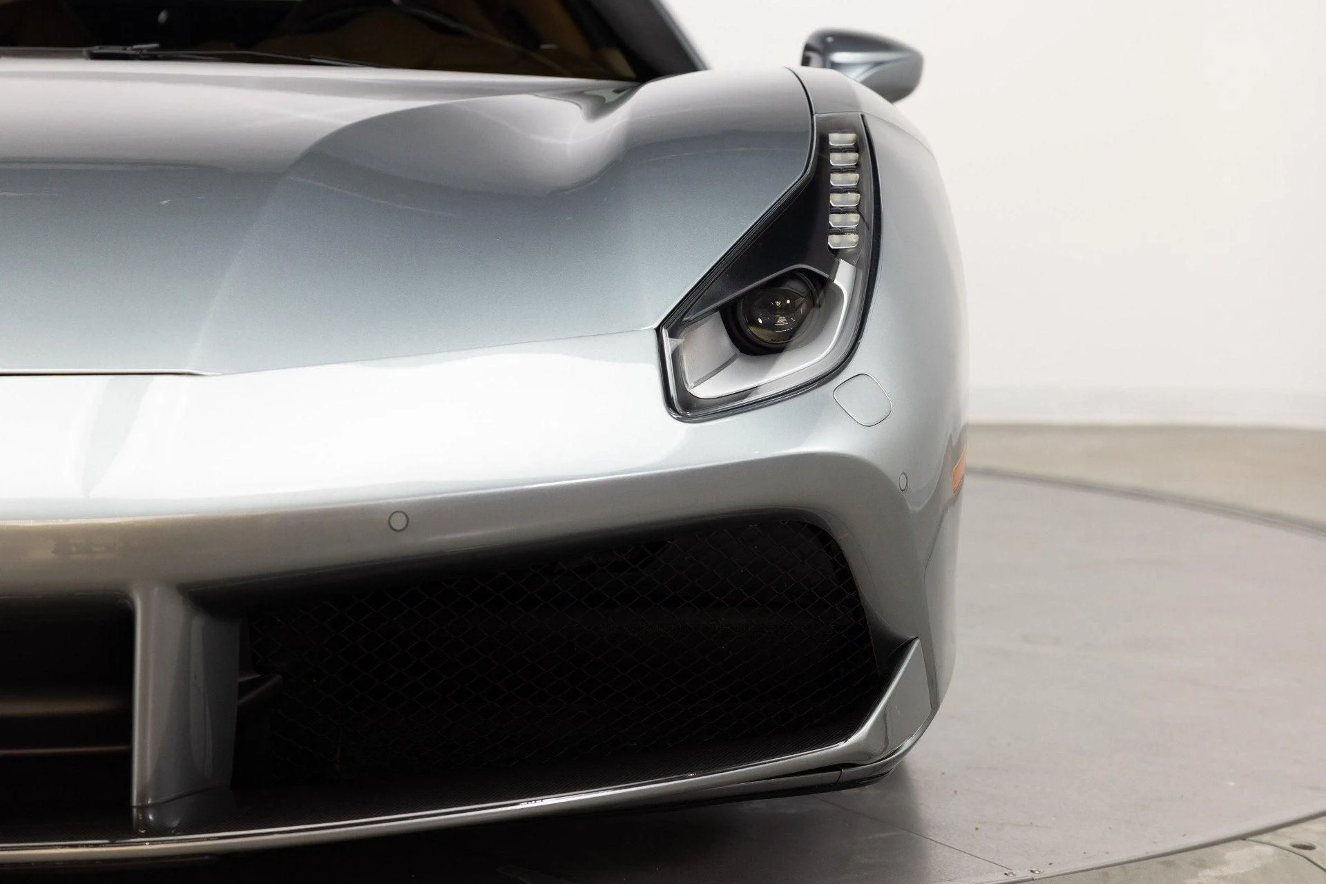 mph030_1493346368_Used_2017_Ferrari_488_Spider_1784891681_4fd775fcef