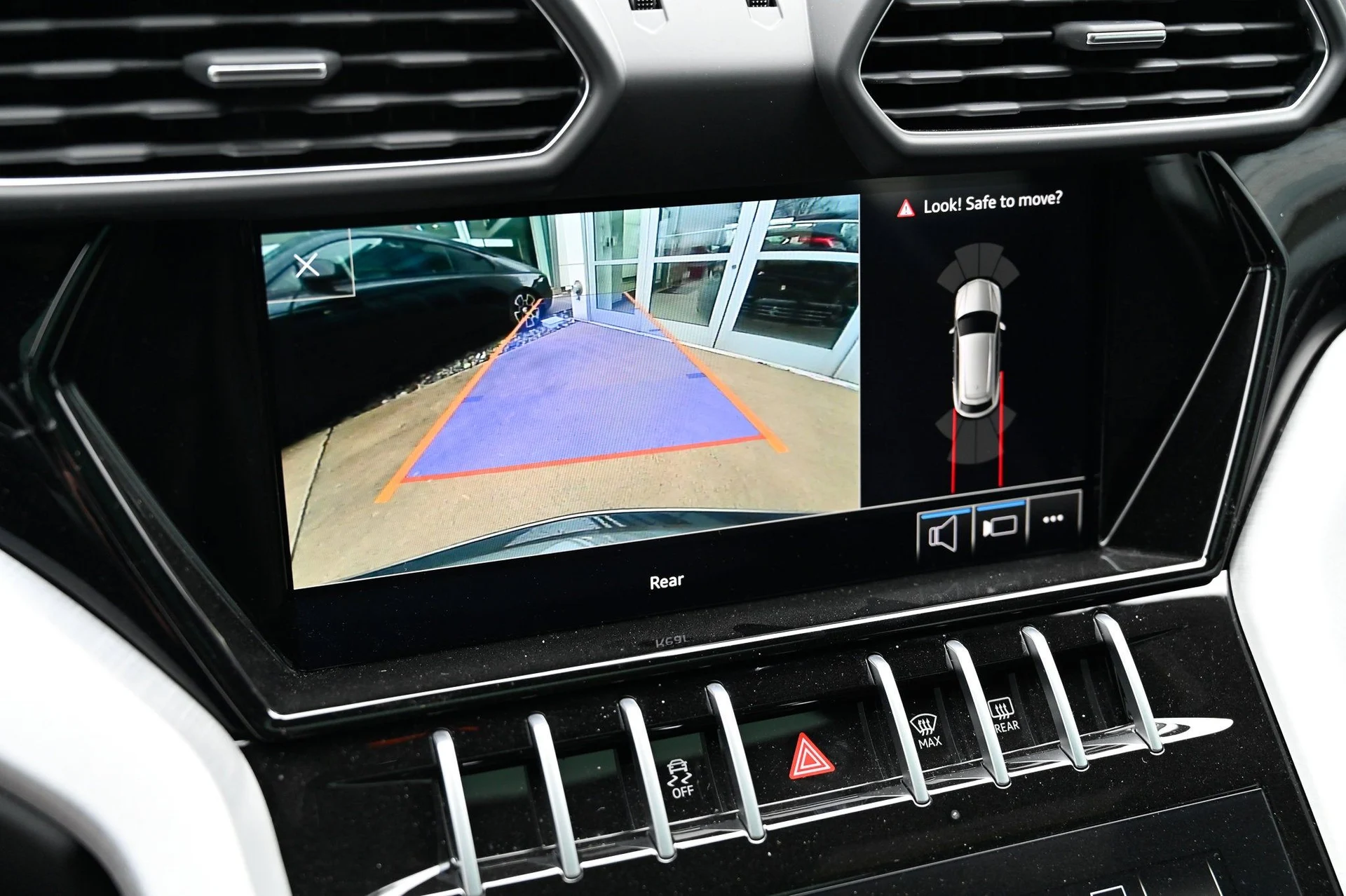 mph030_149397947_700d44276f0b49d48e8eca2b6010686a_d14223c7ab