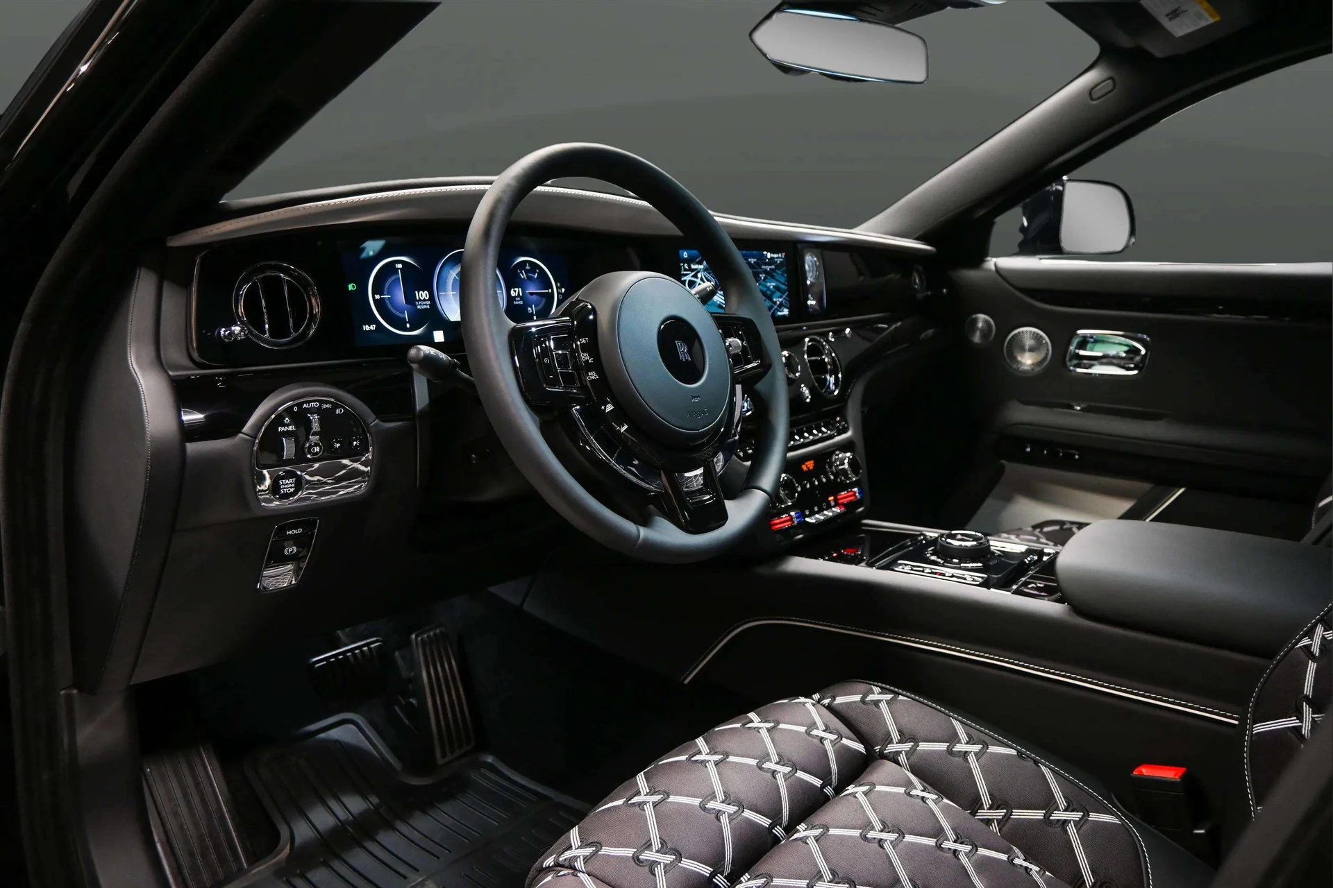 mph030_1496739409_db3bfac2_05ff_4b26_b3b9_6e2af5ff4565_202520_Rolls_Royce20_Ghost20282501629_30_33d05e9f0a