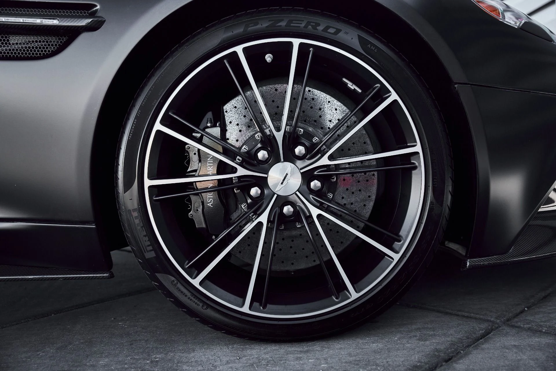 mph030_1502880883_Used_2014_Aston_Martin_Vanquish_V12_1773193805_7997482317