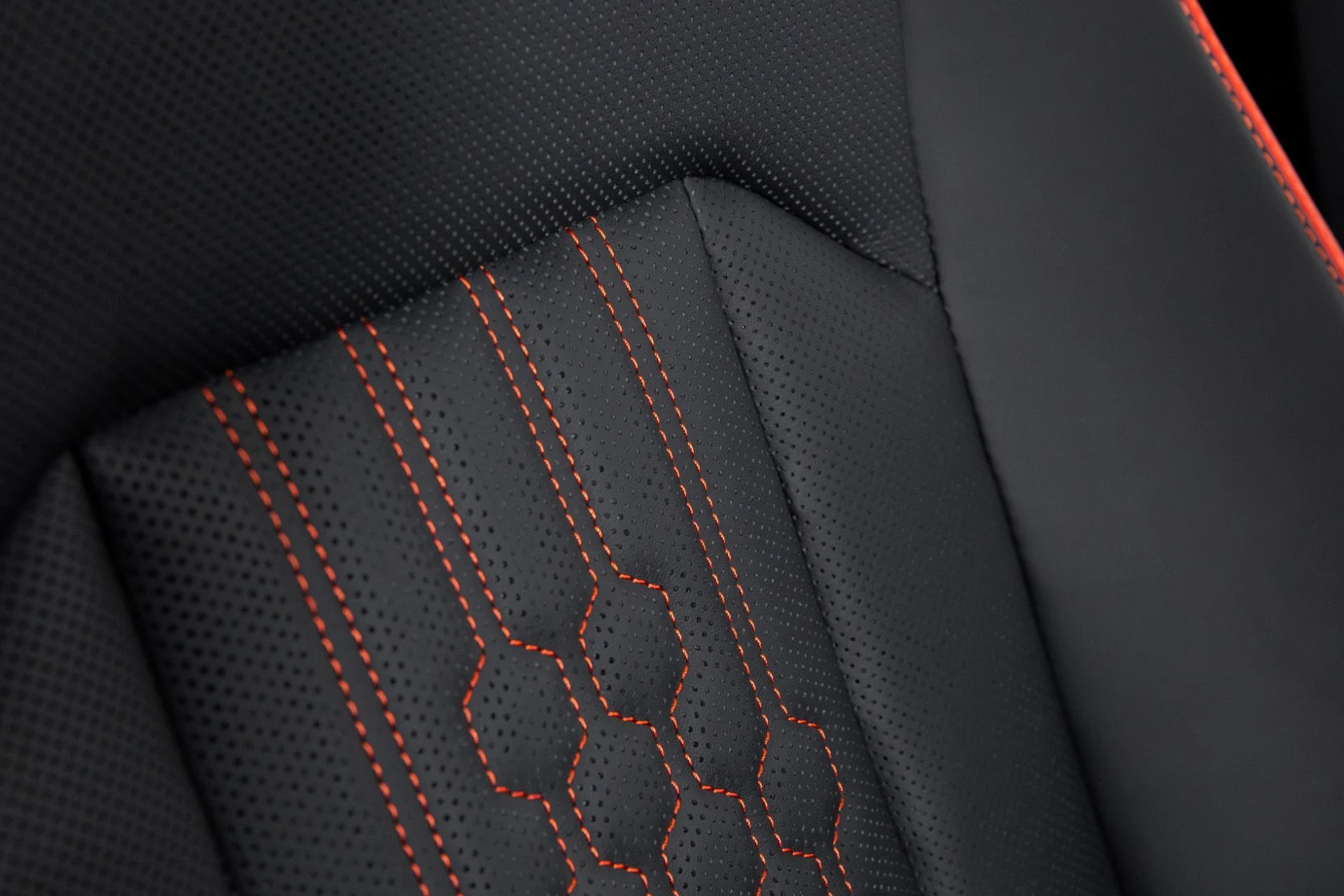 mph030_1504633311_Used_2024_Lamborghini_Urus_S_1765302054_e1ee7c231f