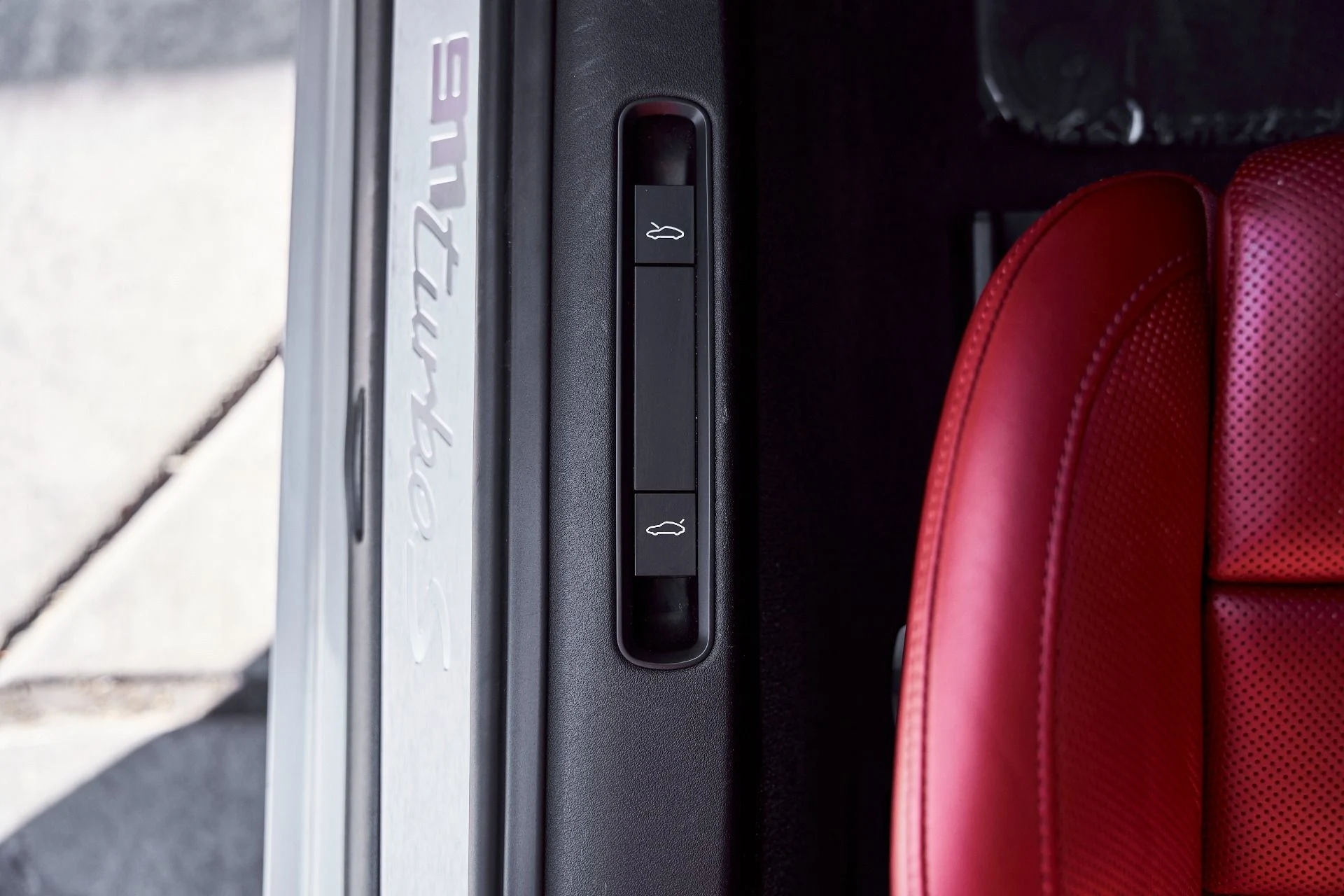 mph030_1511709967_Used_2021_Porsche_911_Turbo_S_1773694224_07e4496a12