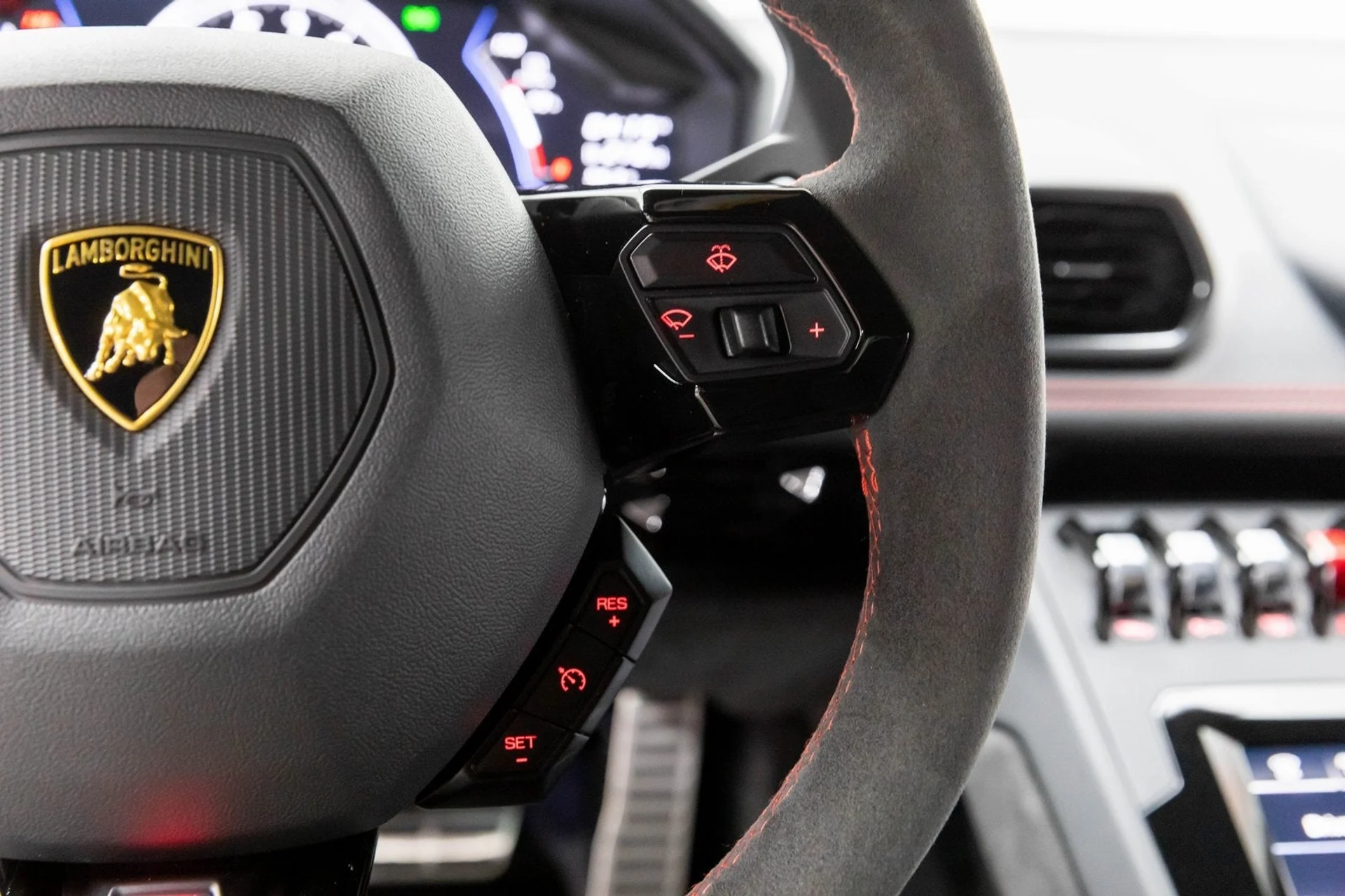 mph030_1512854994_31_835bb7a637