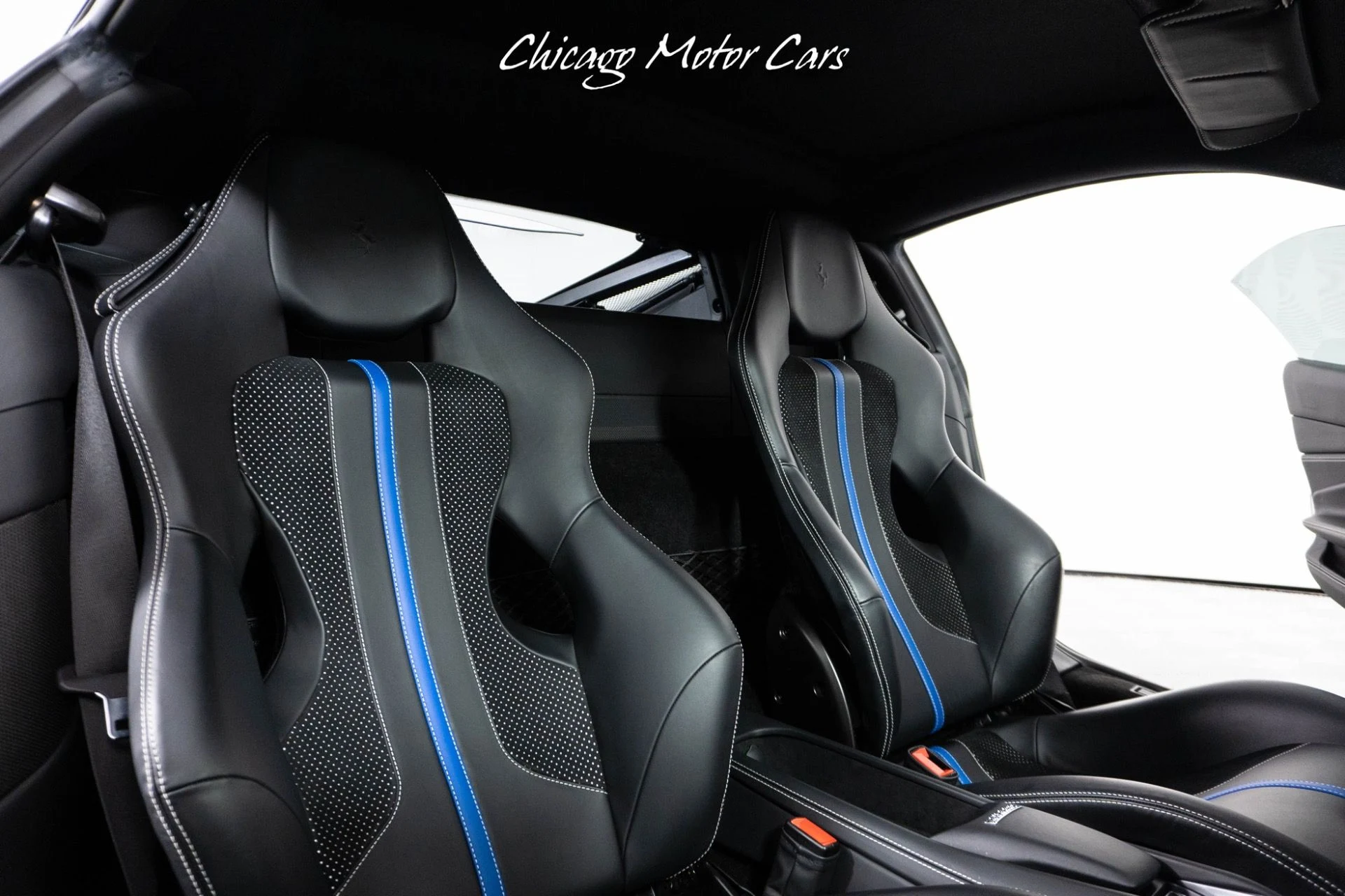 mph030_151487538_13224_p31_l_8289e06776