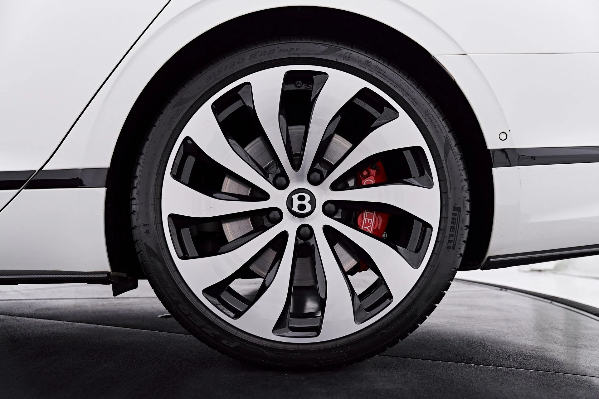 mph030_15169886_Used_2022_Bentley_Flying_Spur_V8_1786412493_c6eeaa3b15