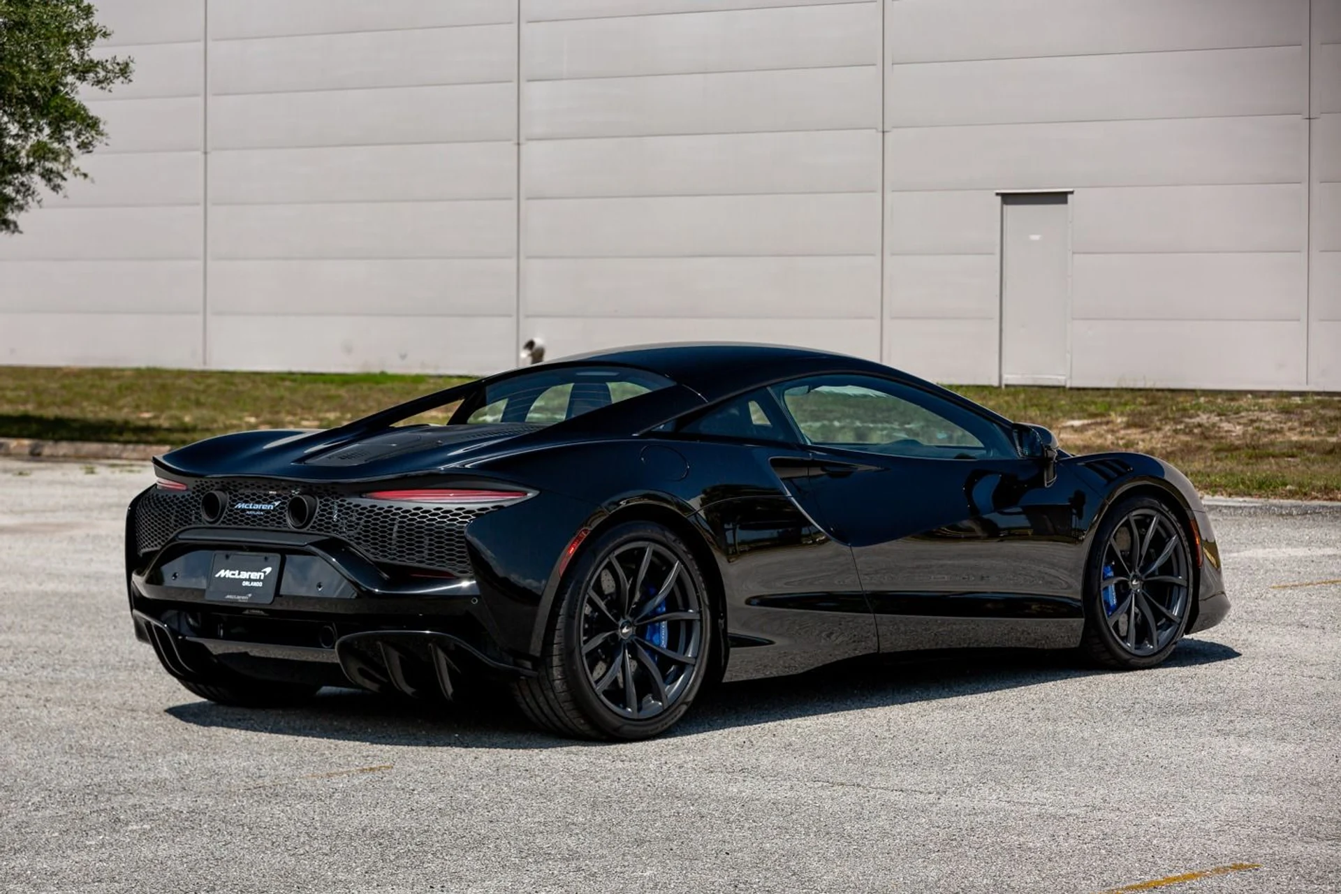 mph030_1519070929_Used_2023_Mc_Laren_Artura_Performance_0d35b0e0a3