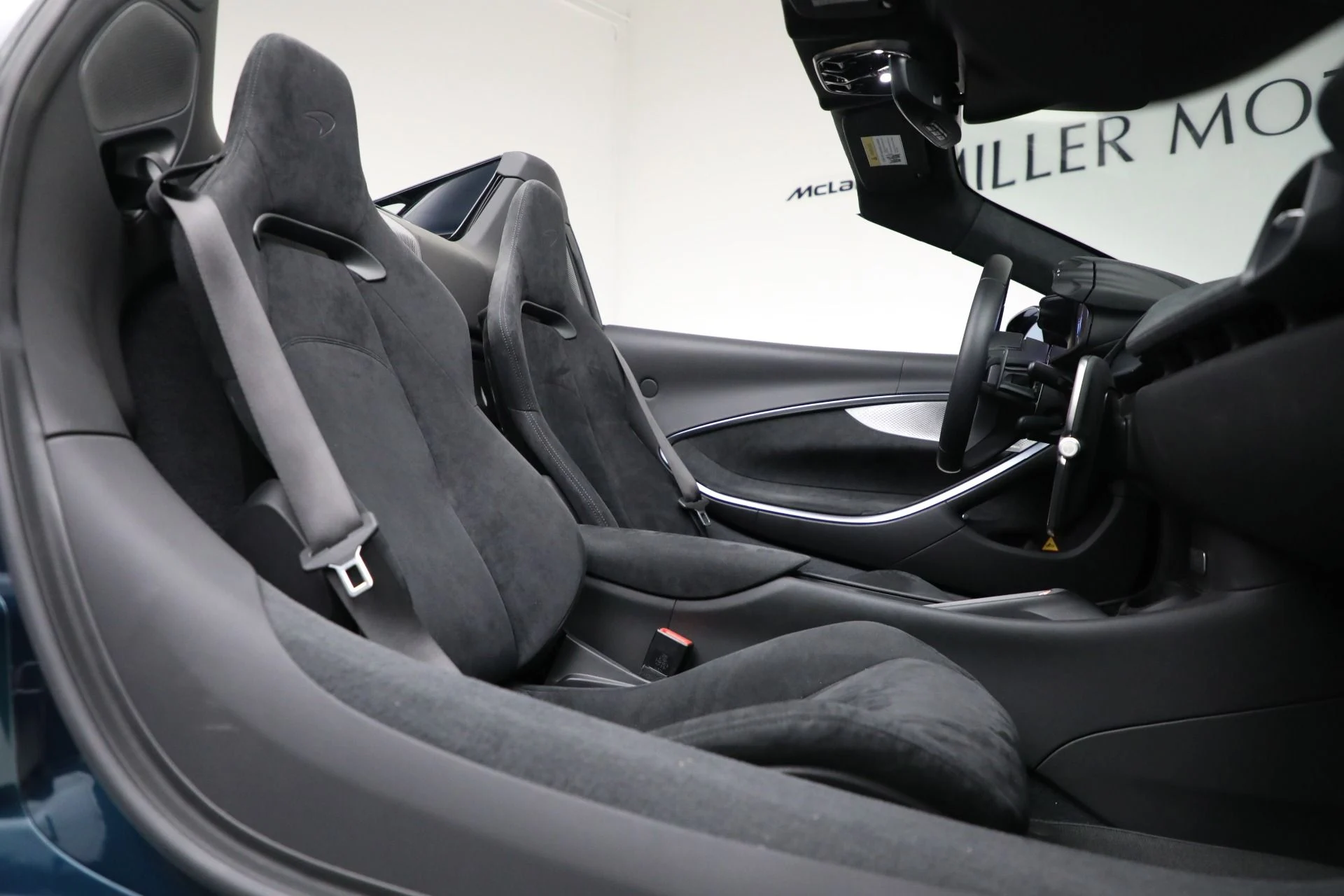 mph030_1530377013_Used_2025_Mc_Laren_Artura_Spider_4b52bd6a6d