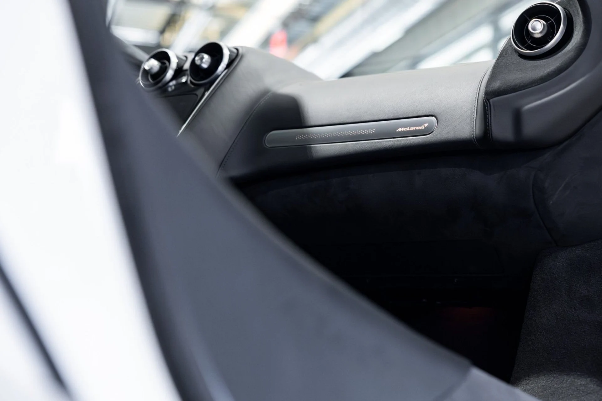 mph030_1531640175_d_Q_d5decb47e0