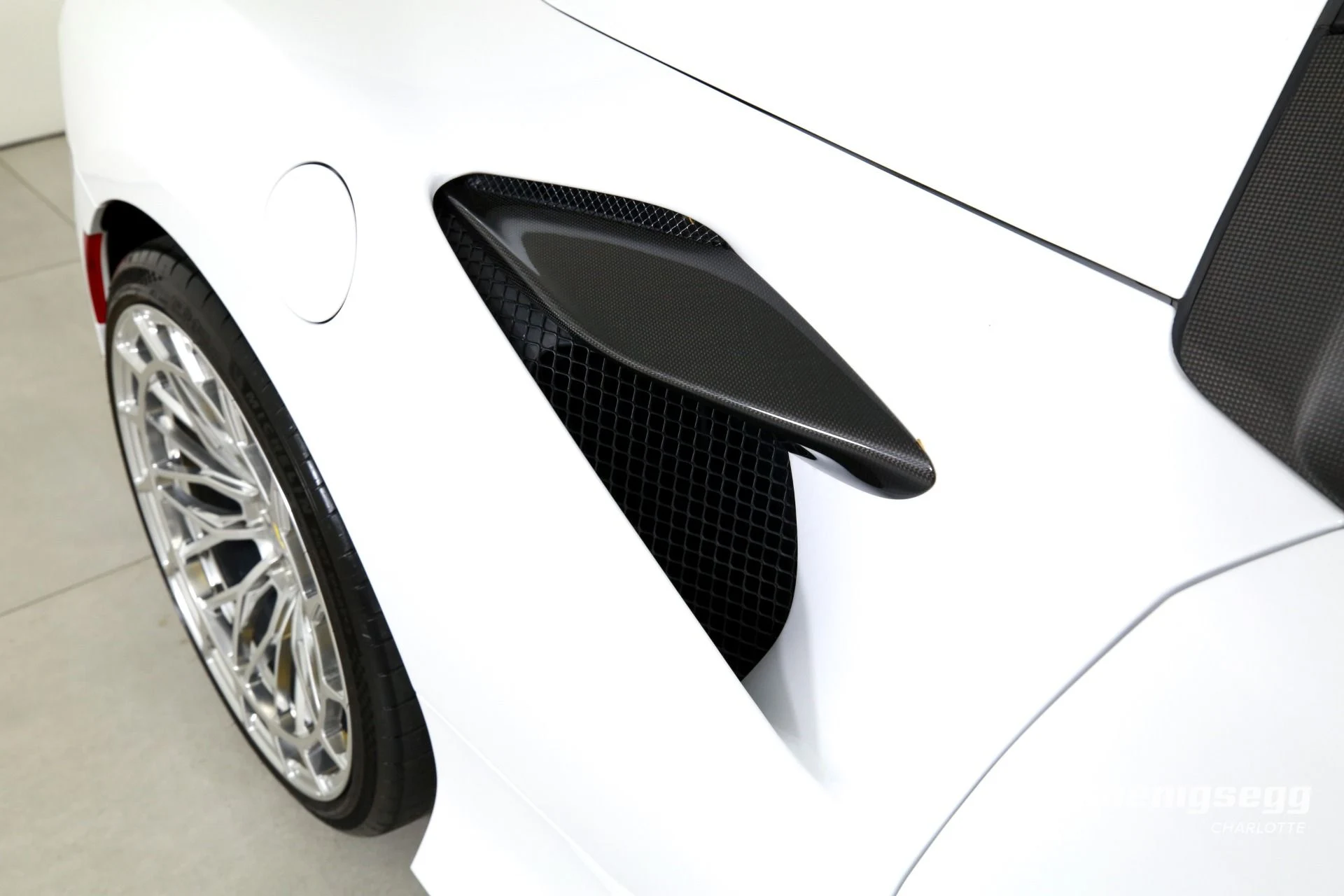 mph030_1536769944_Used_2023_Ferrari_F8_Spider_1783439458_bc2e17f3b4