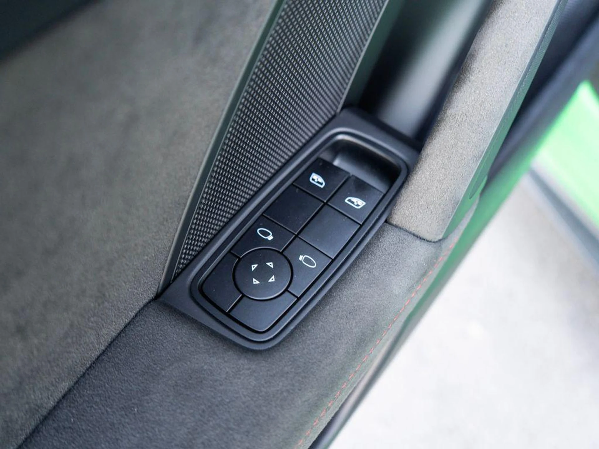 mph030_1539911891_CS_5do_Jh_FGSS_919q_Vl_Nt_O7h_Nn6_SQ_66de642355