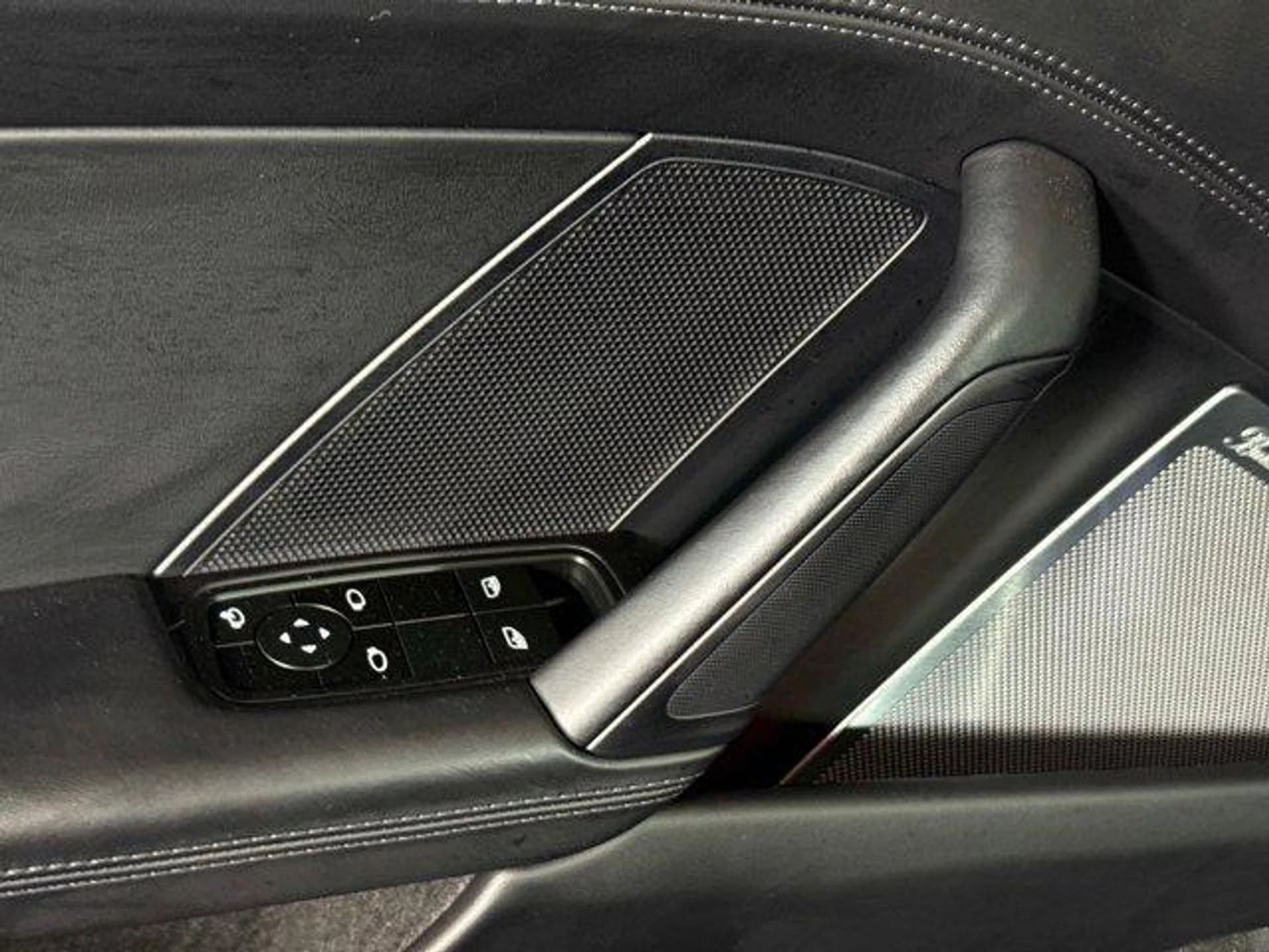 mph030_1543075316_lqpz_O_Yn_ZG_Lpgaw3_OC_Uyzm_Ya43iw_db0e4f631a