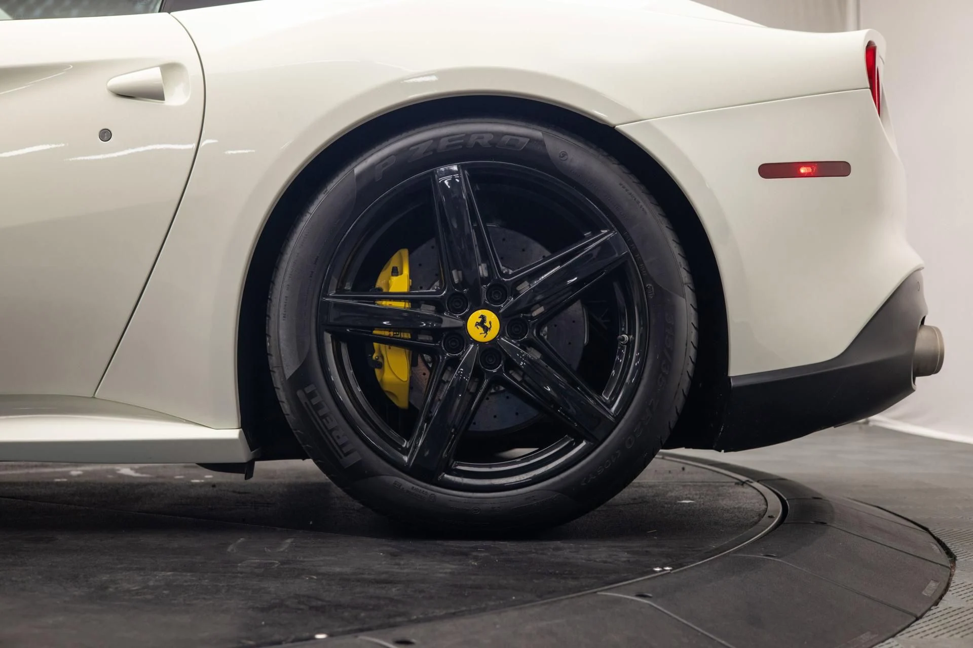 mph030_1543170859_Used_2014_Ferrari_F12berlinetta_Berlinetta_1755332559_ef3e45a9f1