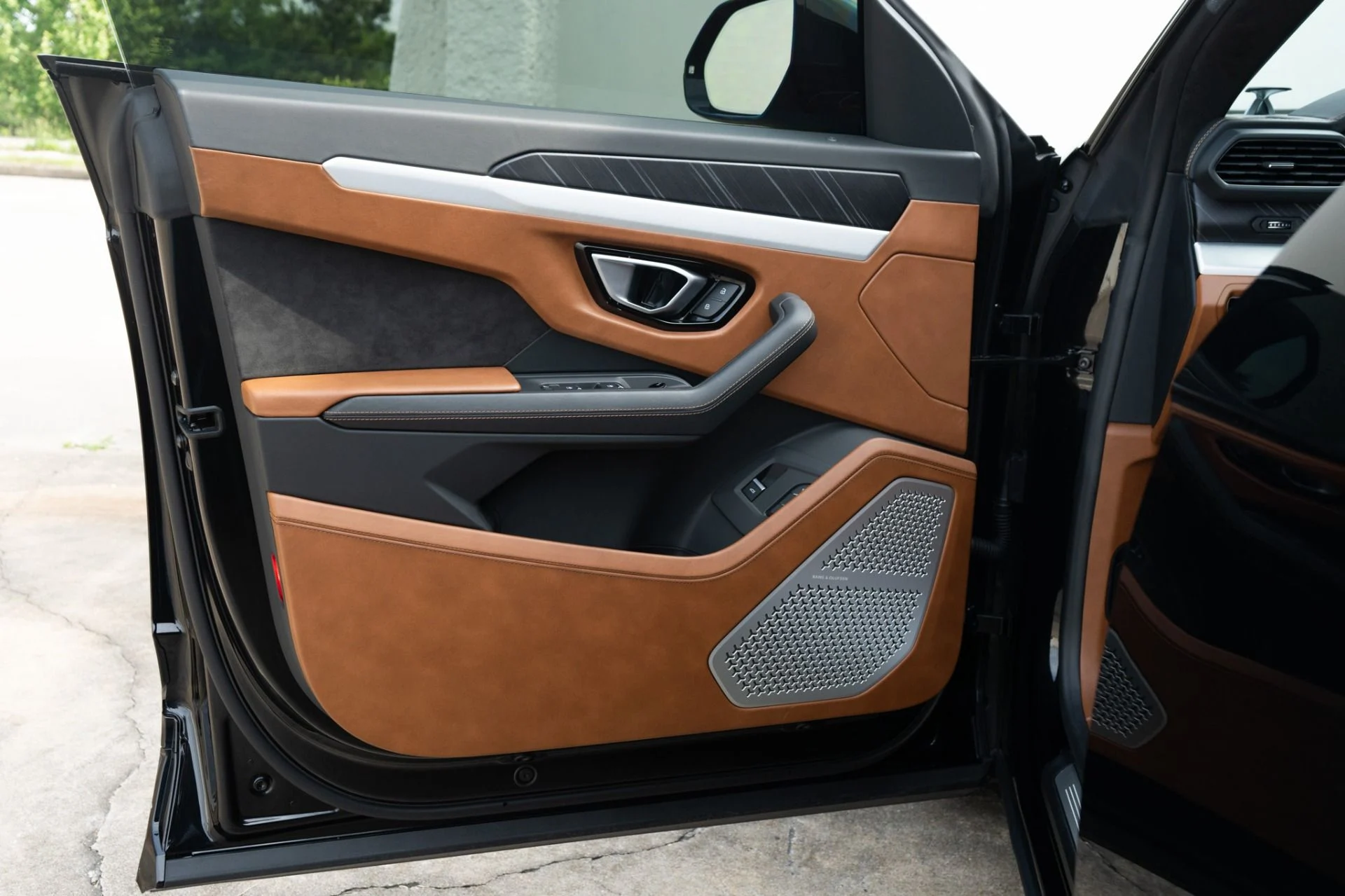 mph030_1546116782_Used_2022_Lamborghini_Urus_1777500470_58b2924c29