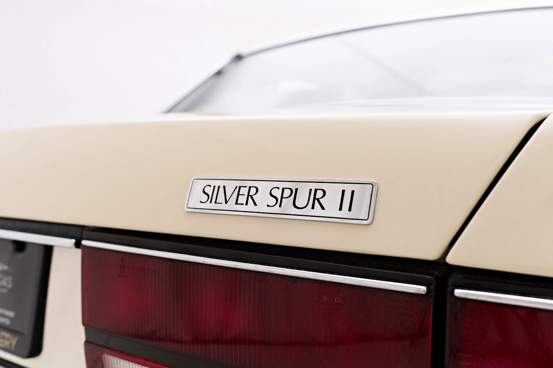 mph030_1550463986_Used_1990_Rolls_Royce_Silver_Spur_1755058774_dded9d457a
