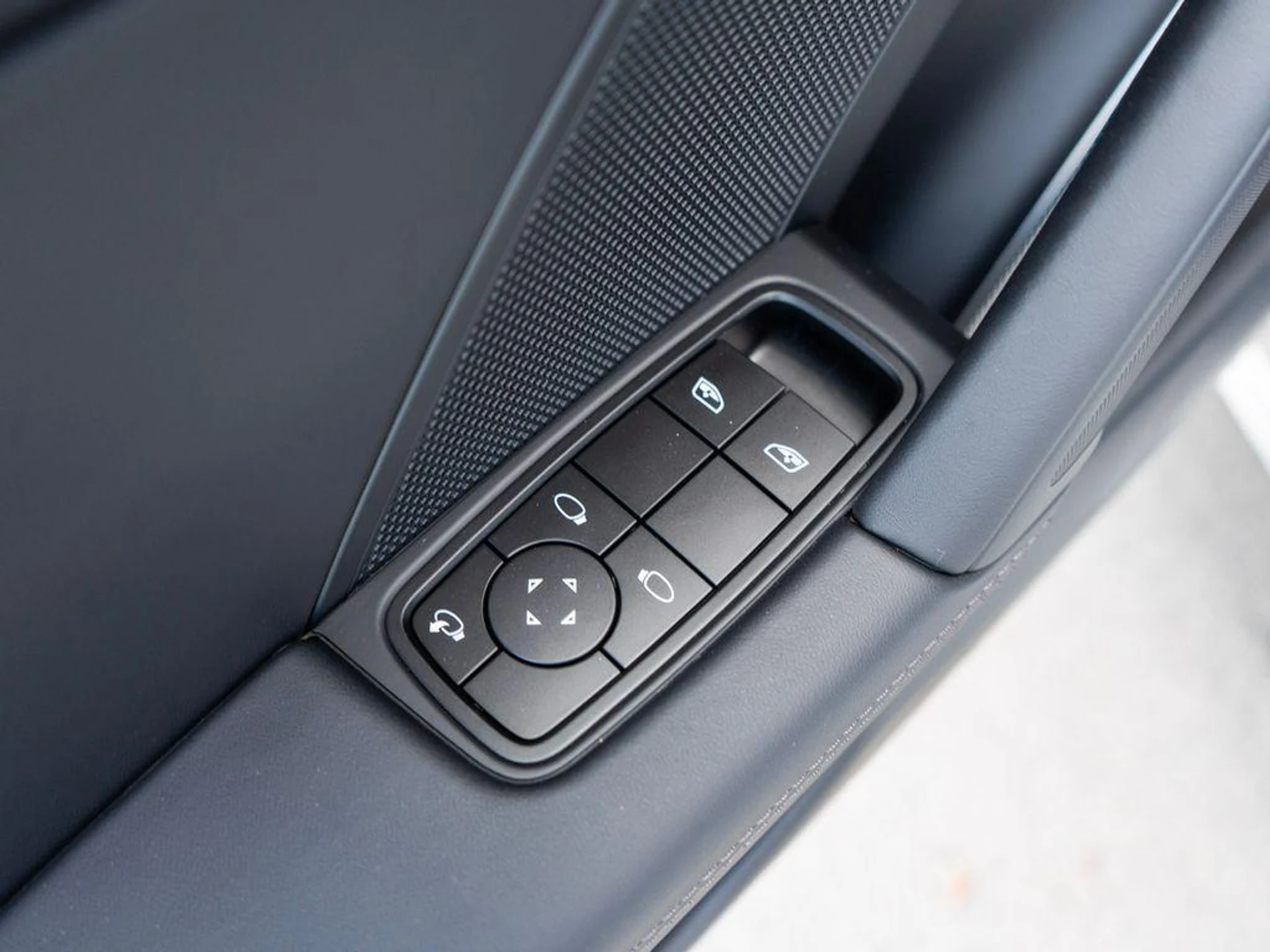 mph030_1555064161_Y_Rrwbdj_QQ_3c_C_Hbamne_Mz_QFG_Cn_Q_b395931696