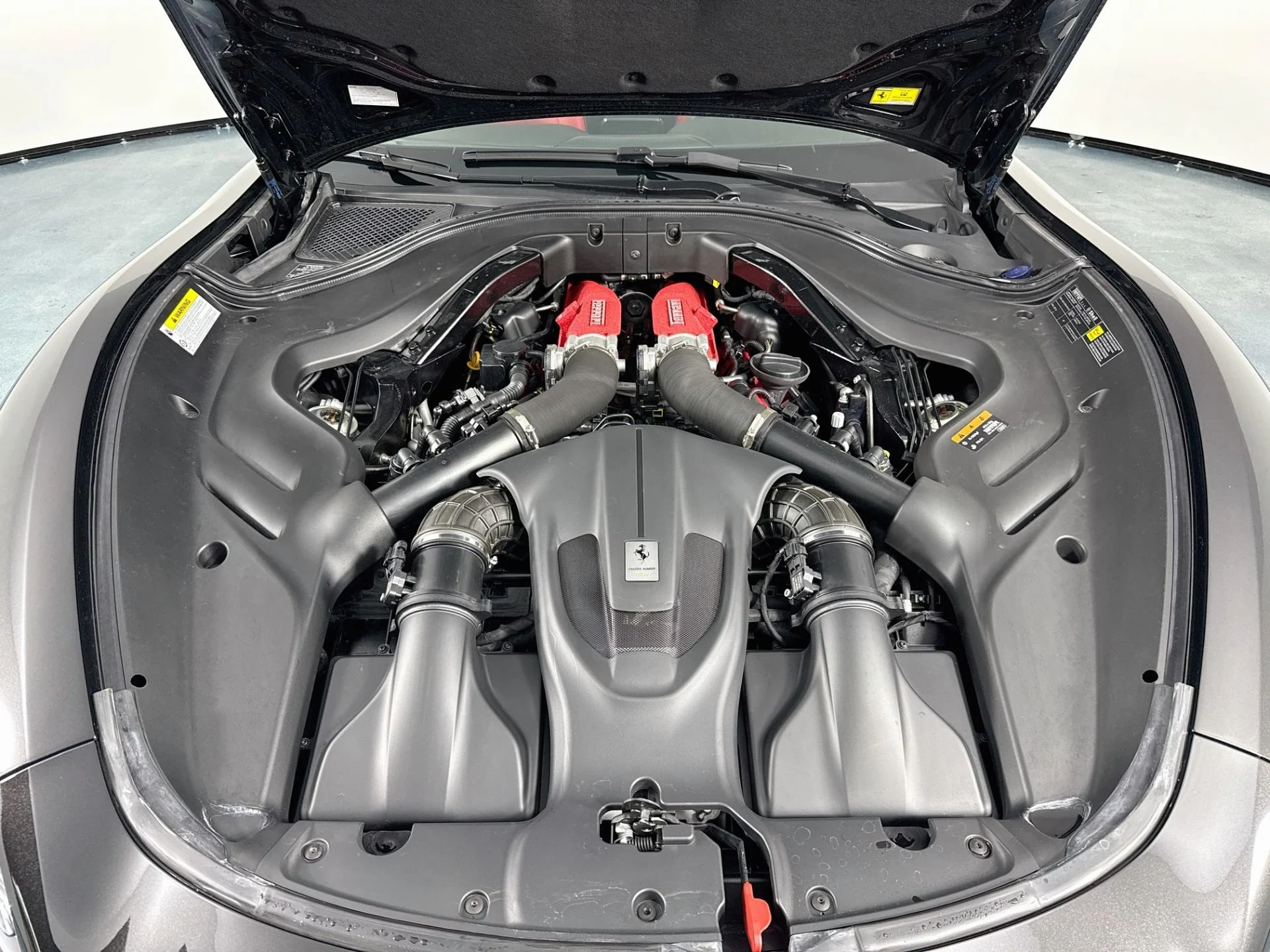 mph030_1557051888_Used_2022_Ferrari_Roma_1785965311_8e93792e7b