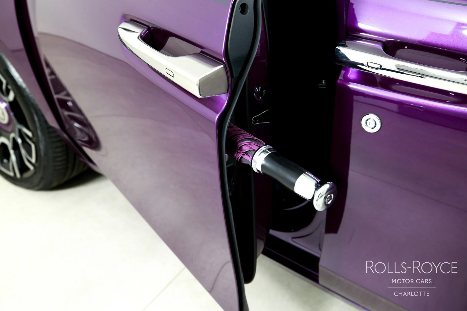 mph030_1563627734_Used_2022_Rolls_Royce_Black_Badge_Ghost_1772490971_38dceec01a