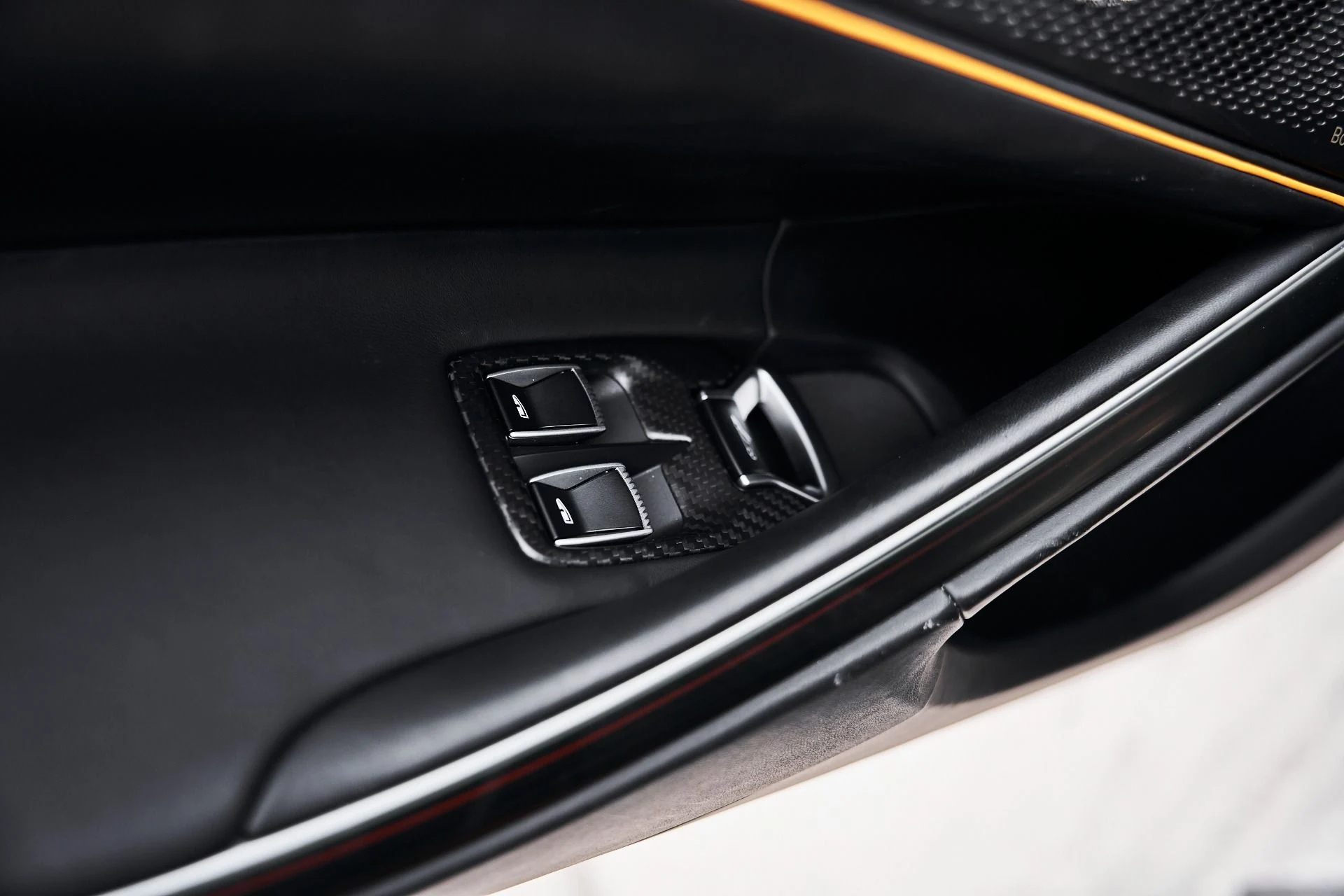 mph030_1568520832_Used_2024_Mc_Laren_Artura_1775583349_3417e1b2ef