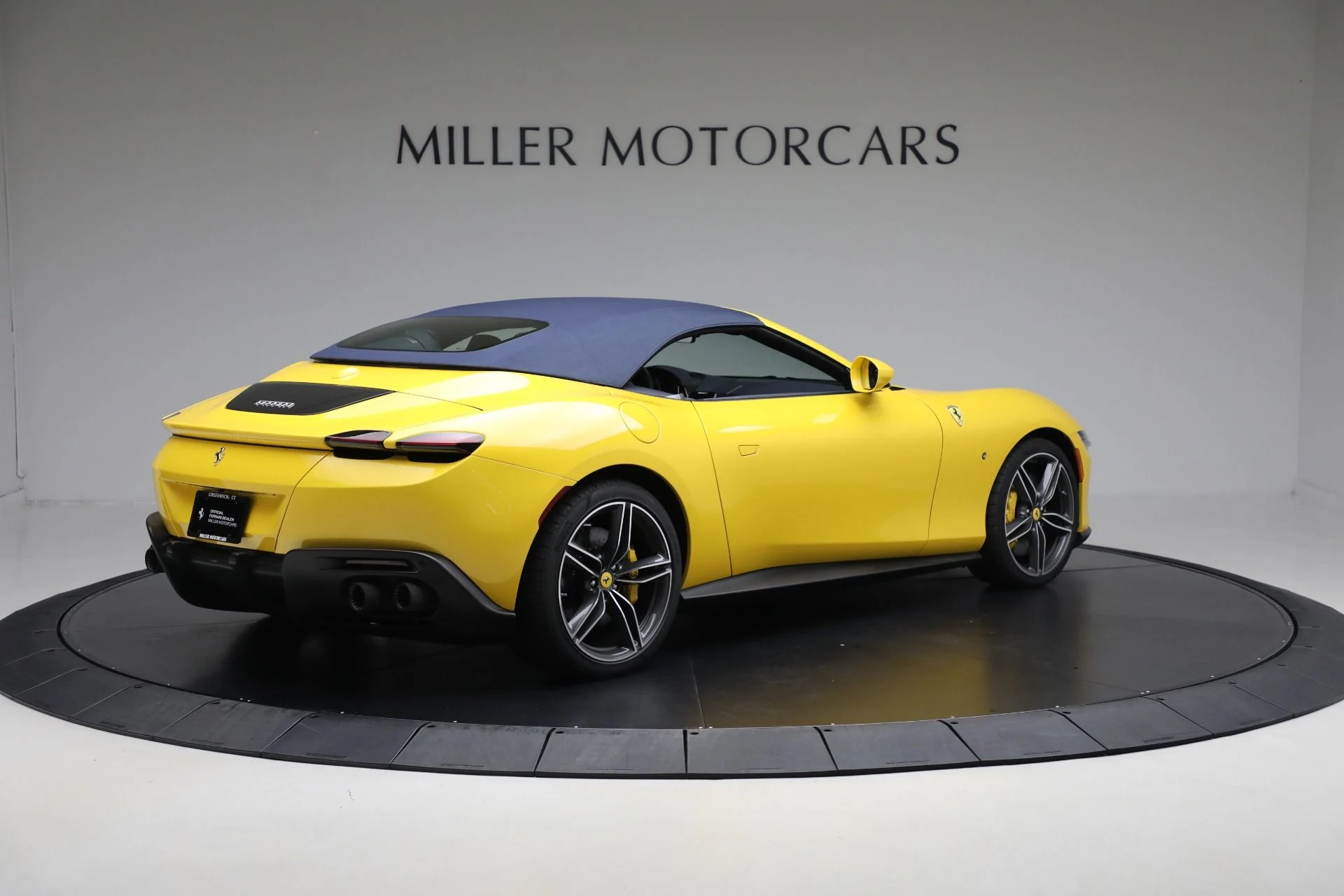 mph030_1576723208_Used_2025_Ferrari_Roma_Spider_1758310814_d30f1a6075