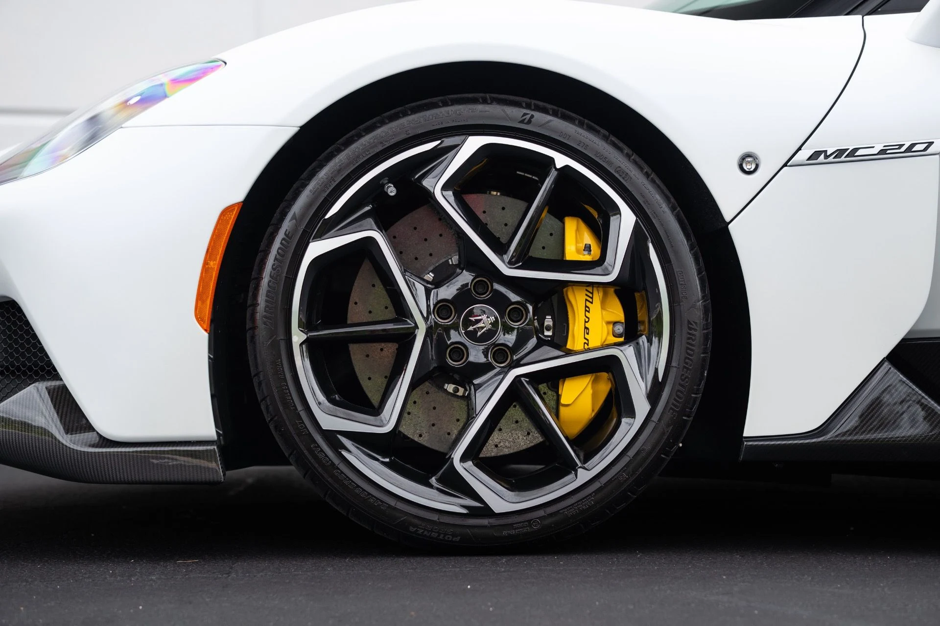 mph030_1576725265_Used_2022_Maserati_MC_20_1777083905_425d291e4e