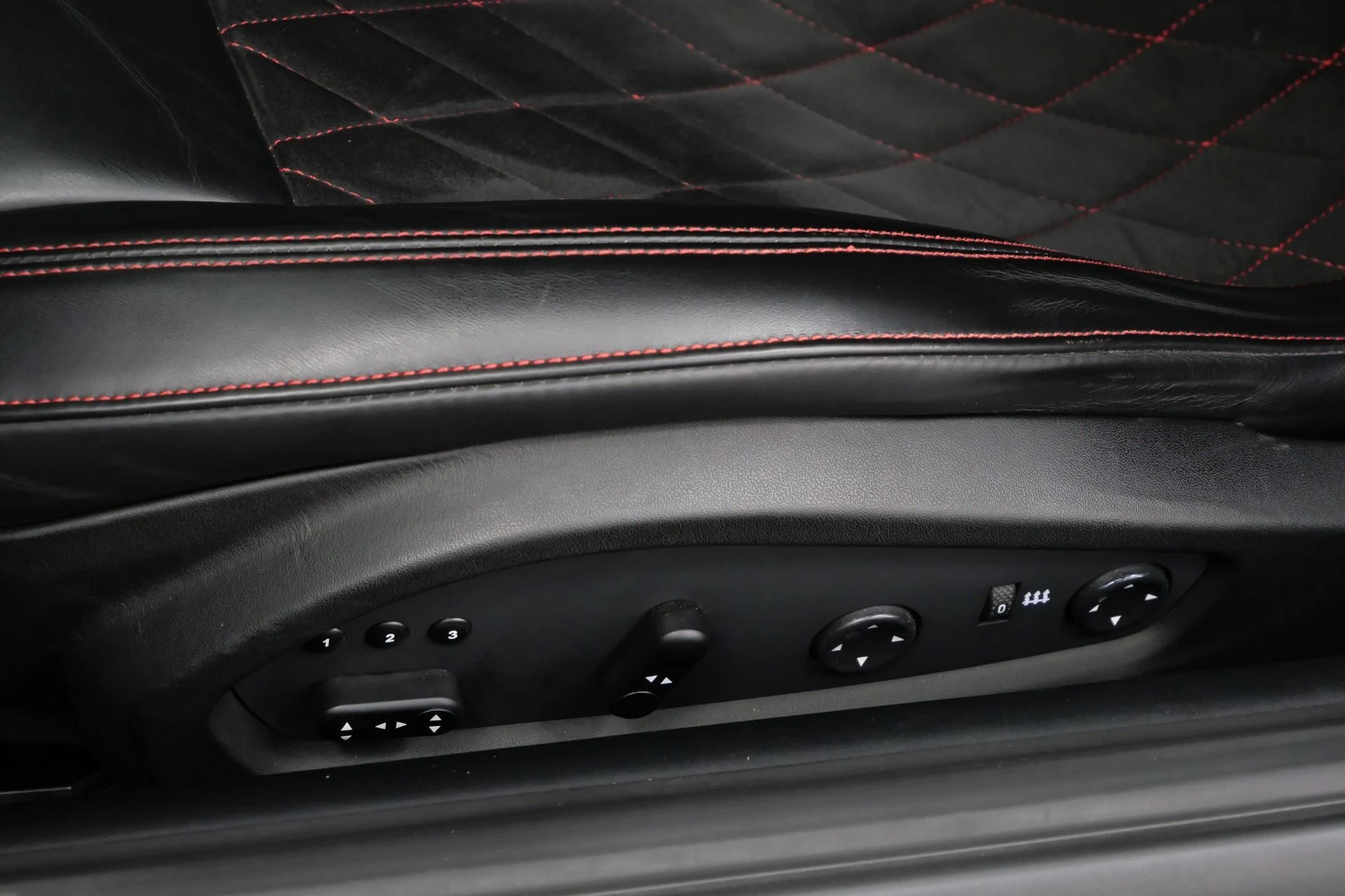 mph030_1584437244_Used_2015_Ferrari_F12berlinetta_Extensive_Interior_Carbon_Fiber_Diamond_Stitching_1790872038_b14947403c