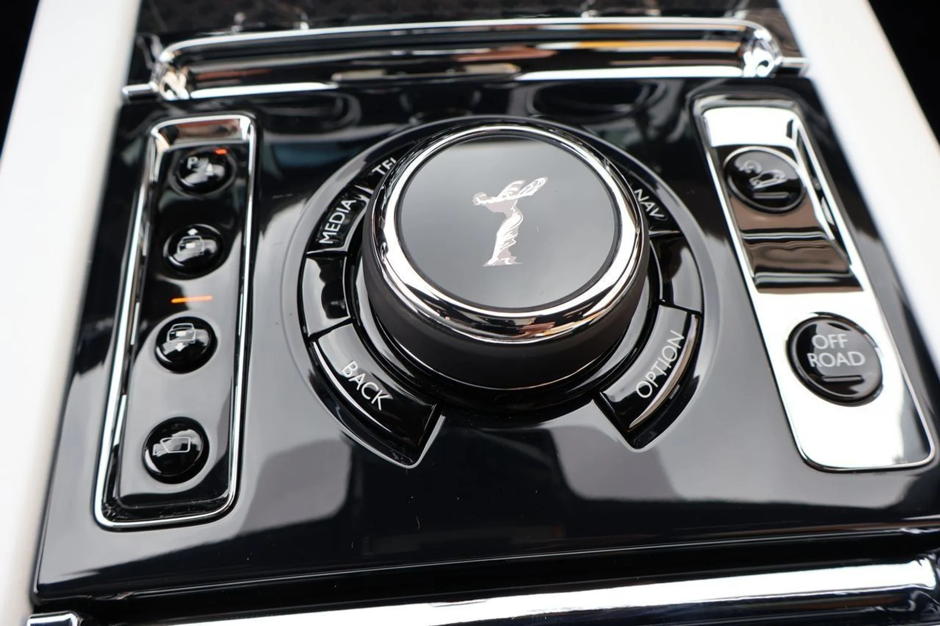 mph030_1587252474_31_5b75fadbce