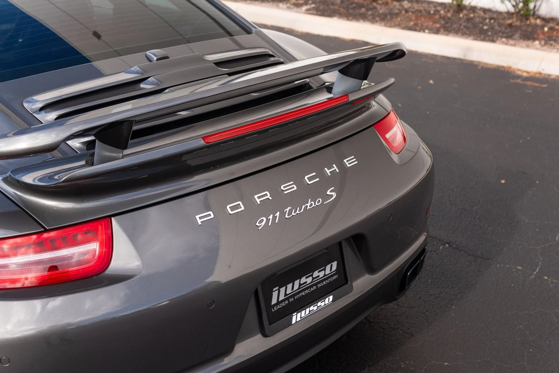 mph030_1599404908_Used_2014_Porsche_911_Turbo_S_1777344663_61d76f8aae