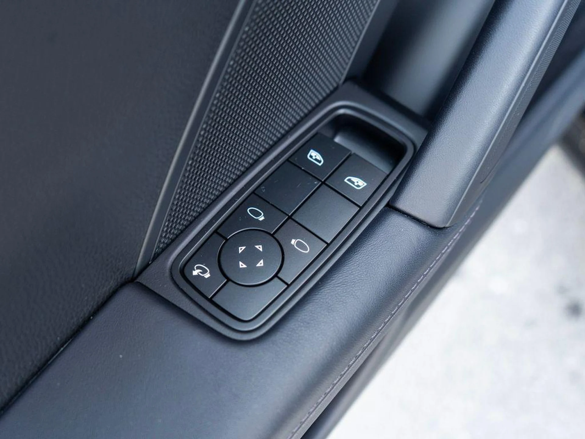 mph030_1620568149_UM_Znw_B1a3_O_Ly2y_E0_JLE_0_X_42_Xqk_19d277835f