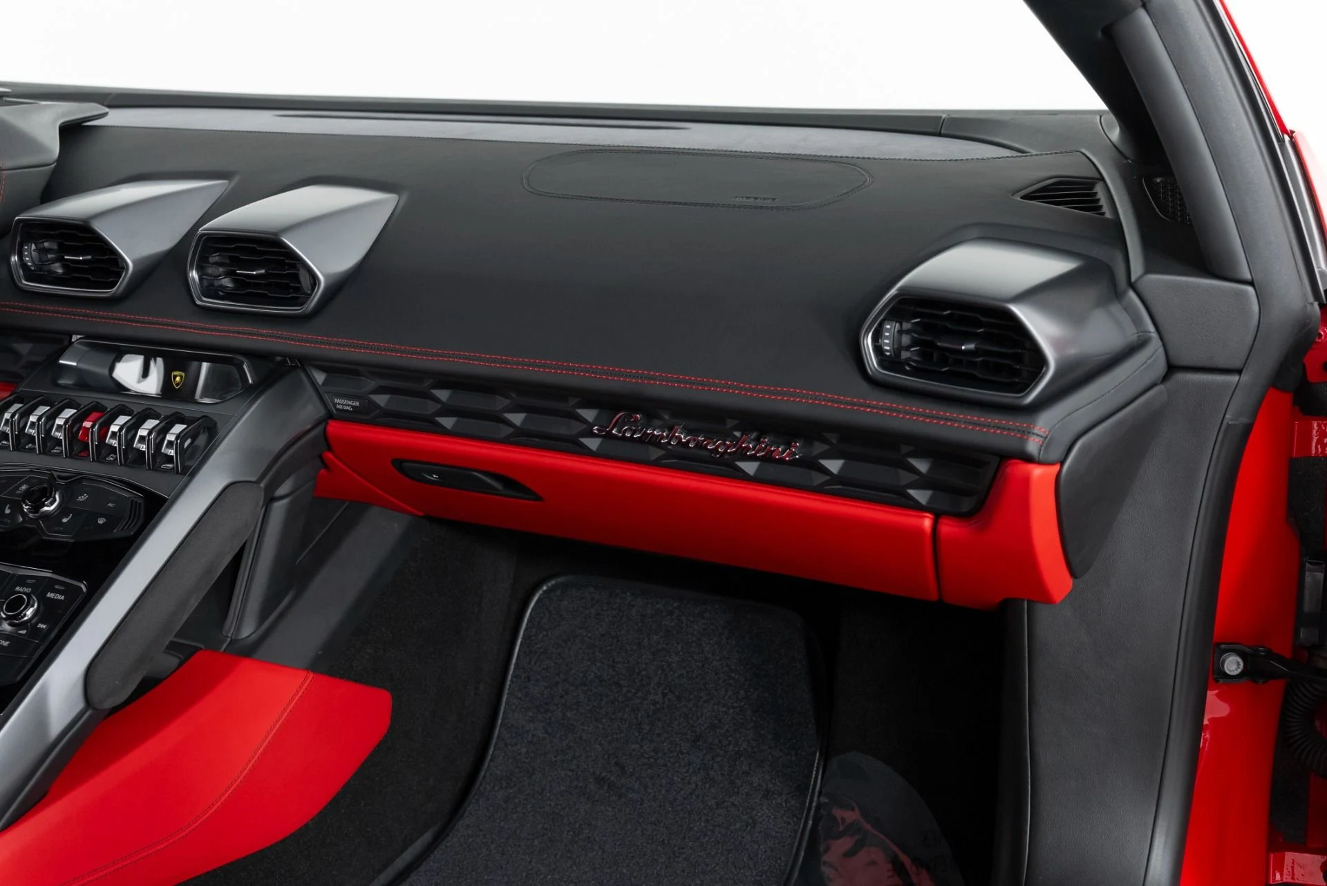 mph030_1628188333_Used_2015_Lamborghini_Huracan_LP_6104_1757361065_9e45b76243