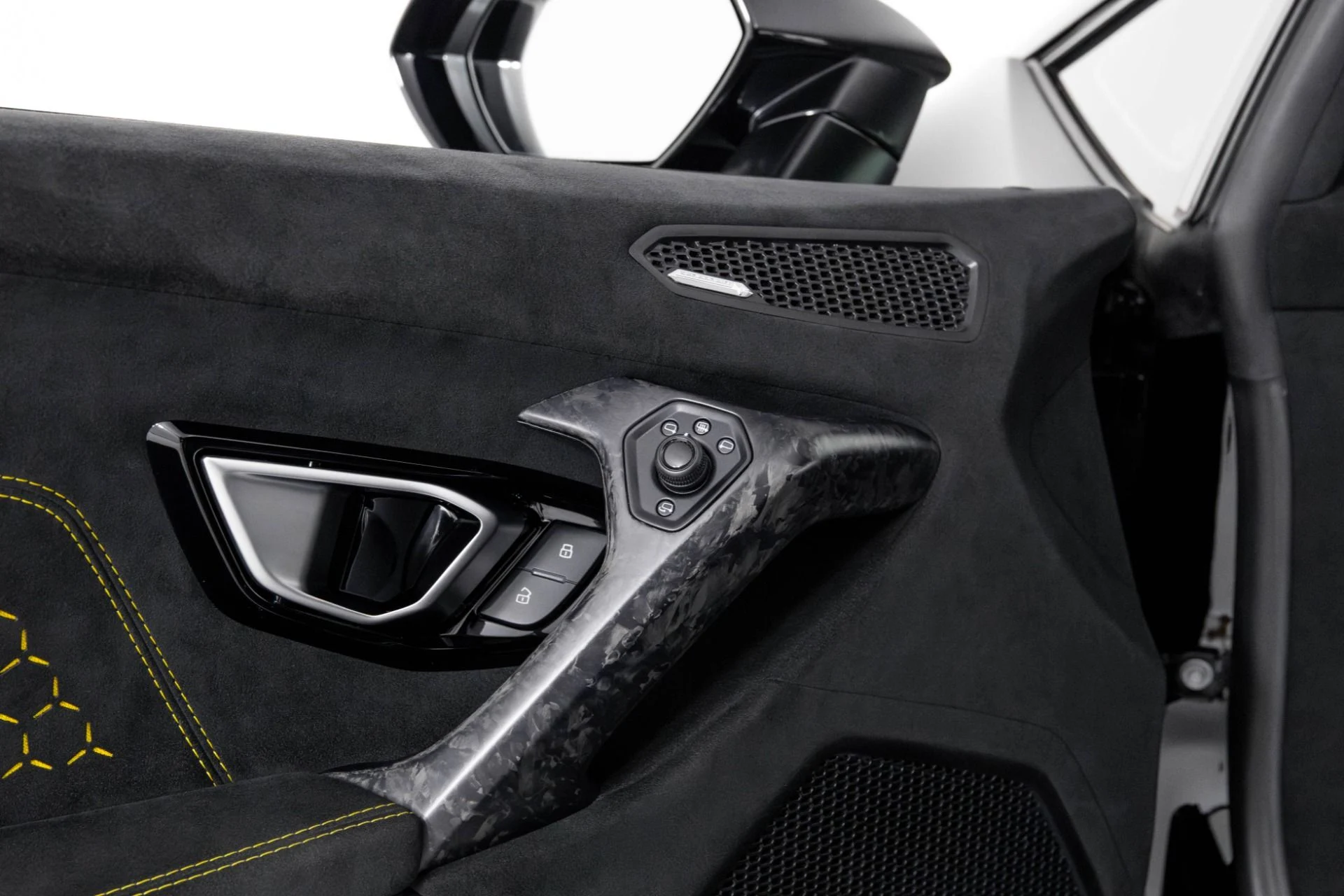 mph030_1631698749_Used_2018_Lamborghini_Huracan_Performante_1762565910_bd162c1953