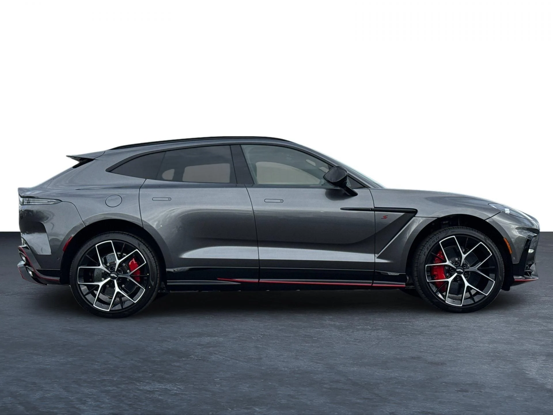 mph030_1640183384_New_2026_Aston_Martin_DBX_S_1769594662_05726d2706