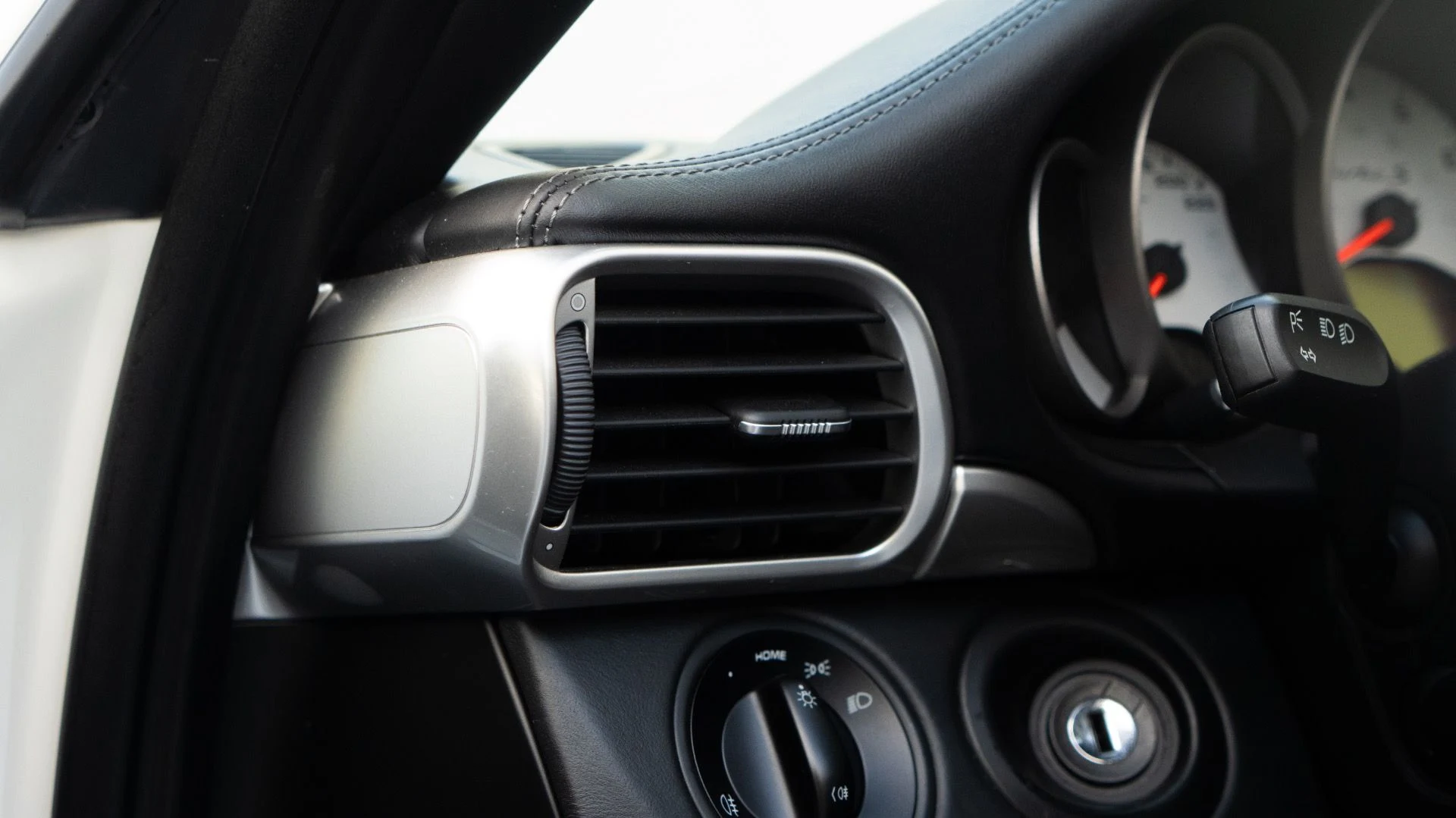 mph030_1643818449_Used_2011_Porsche_911_Turbo_S_1754935906_bc65342981