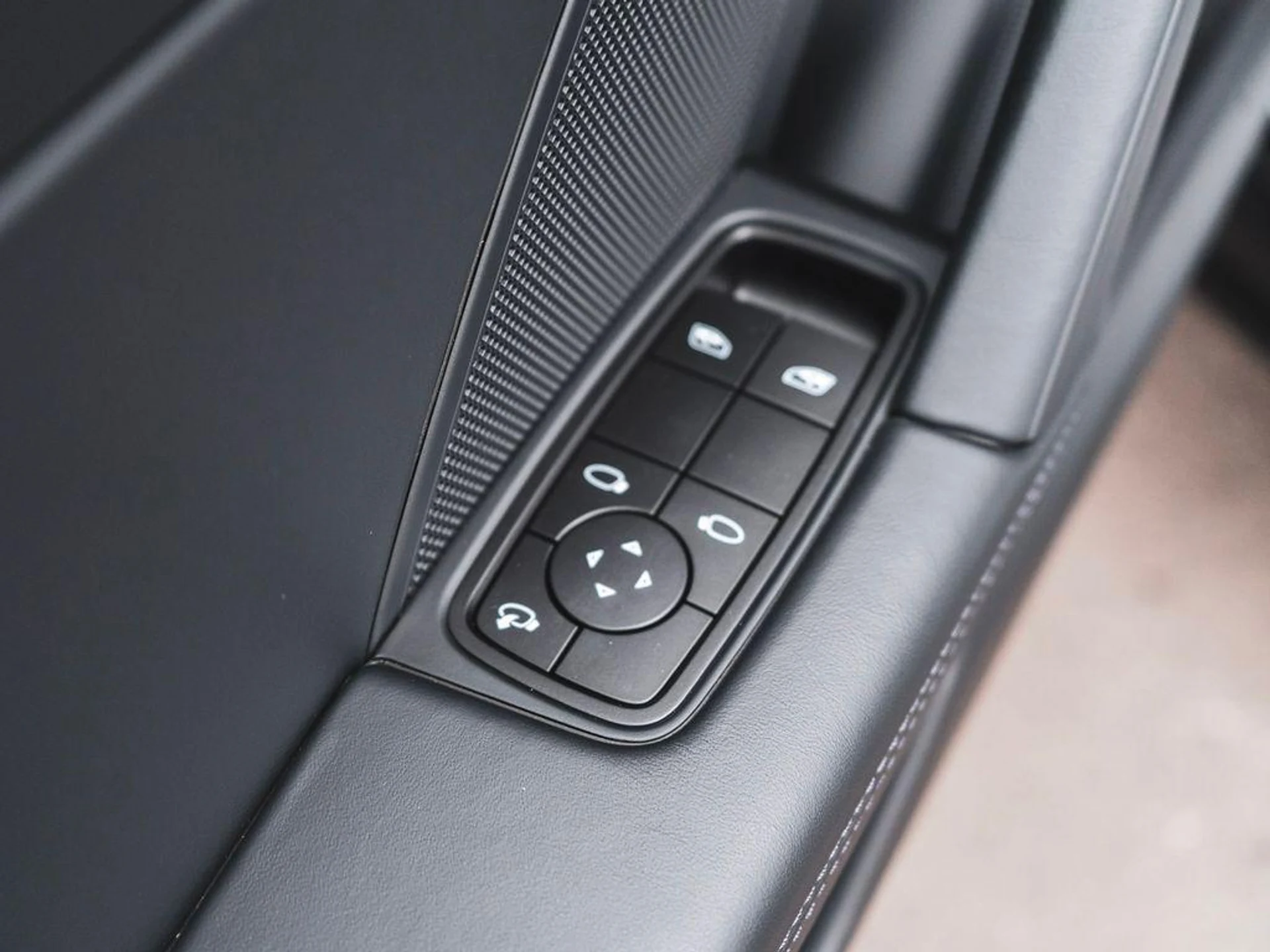 mph030_1644994977_j_V_Uwf_C9_RB_Uli_Yx_CD_2eq4eyl_Wlk_A_187811dafd