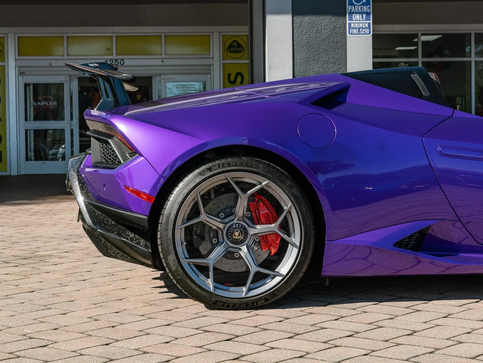 mph030_1653288105_Used_2019_Lamborghini_Huracan_Performante_1766430430_3b0ea81ac5