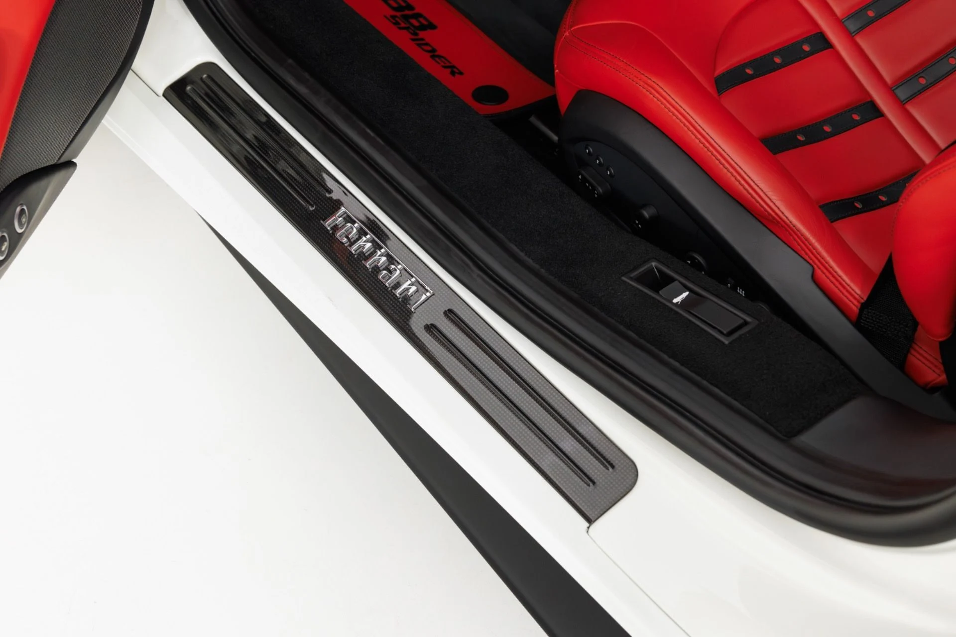 mph030_16632540_Used_2017_Ferrari_488_Spider_1788390272_ec6ffdddc5