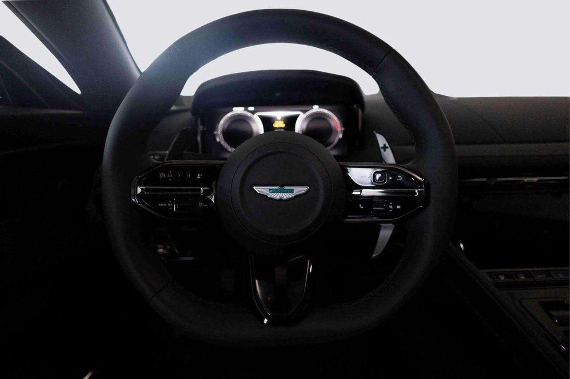 mph030_166453950_P4_Yme_E_uq4bb_WU_2x9_Ivb_DZN_Md_U_39c3bdd87a