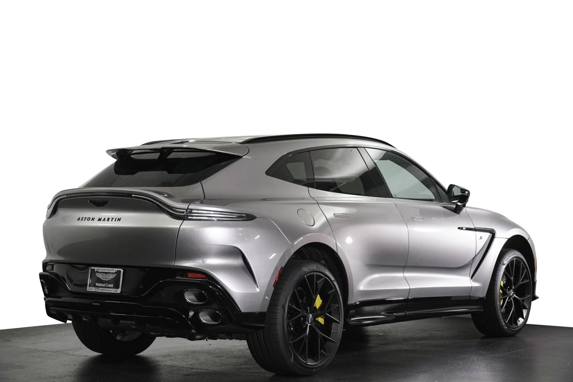 mph030_1673102172_New_2026_Aston_Martin_DBX_S_1790660353_cfc9ec5635