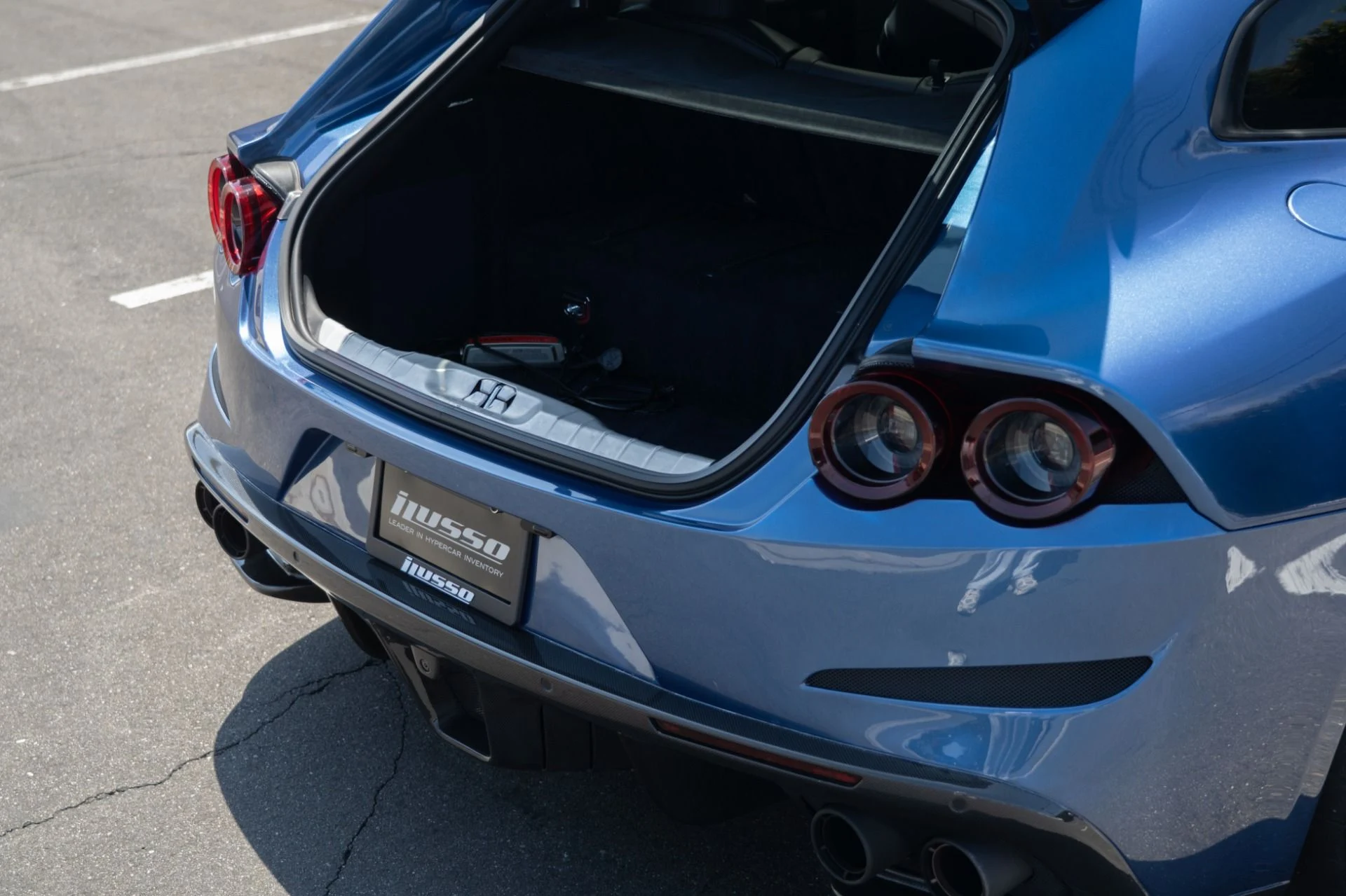 mph030_1674627539_Used_2017_Ferrari_GTC_4_Lusso_1755302053_2fe8660534