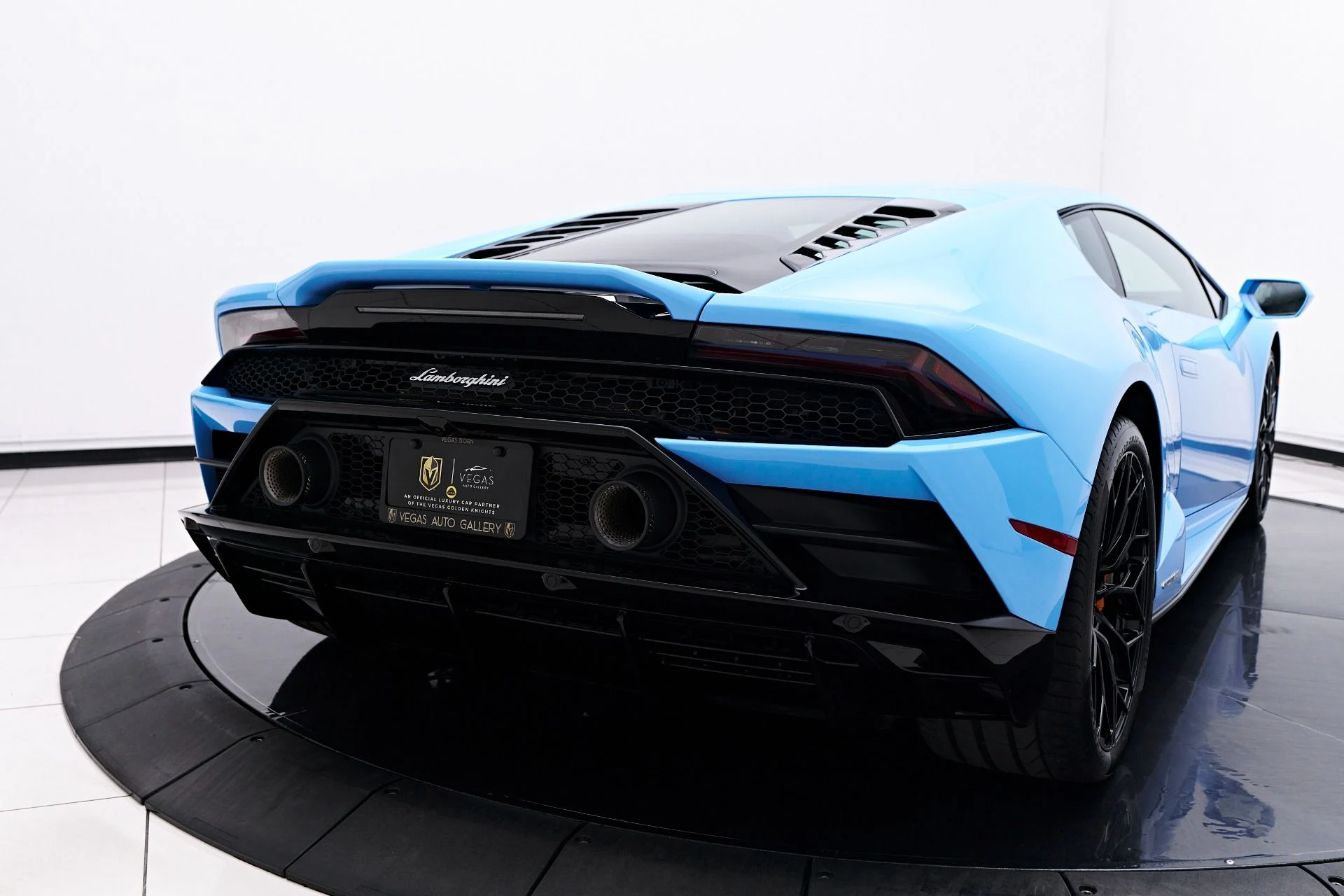 mph030_1674826963_Used_2022_Lamborghini_Huracan_EVO_Base_1755812444_c02bcfa0f7