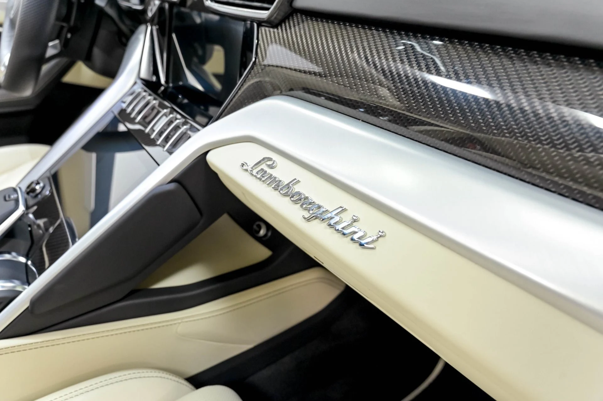 mph030_1679804599_Used_2020_Lamborghini_Urus_1778528583_7238acb0ef